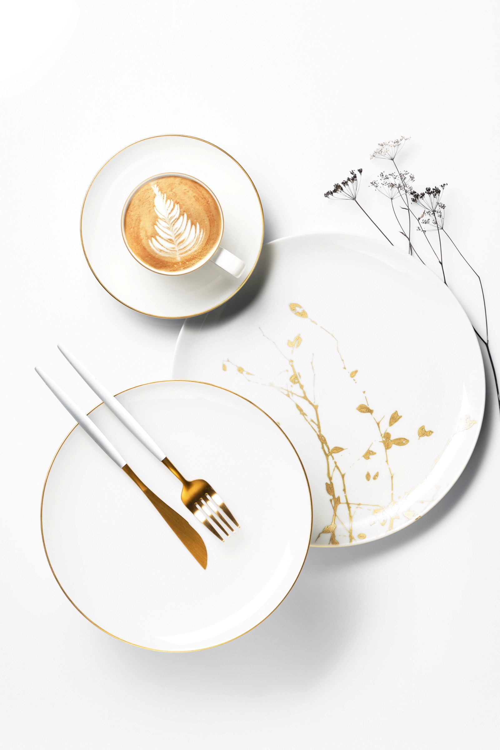 Seltmann Weiden Kaffeeservice »Geschirr-Set, Service Liberty Goldrand«, (Set, 18 tlg., 6x Kaffeeobertasse, 6x Kombi-Untertasse groß, 6x Frühstücksteller rund), Teller Set, Tassen, gold, Made in Germany, 18 Teile, für 6 Personen
