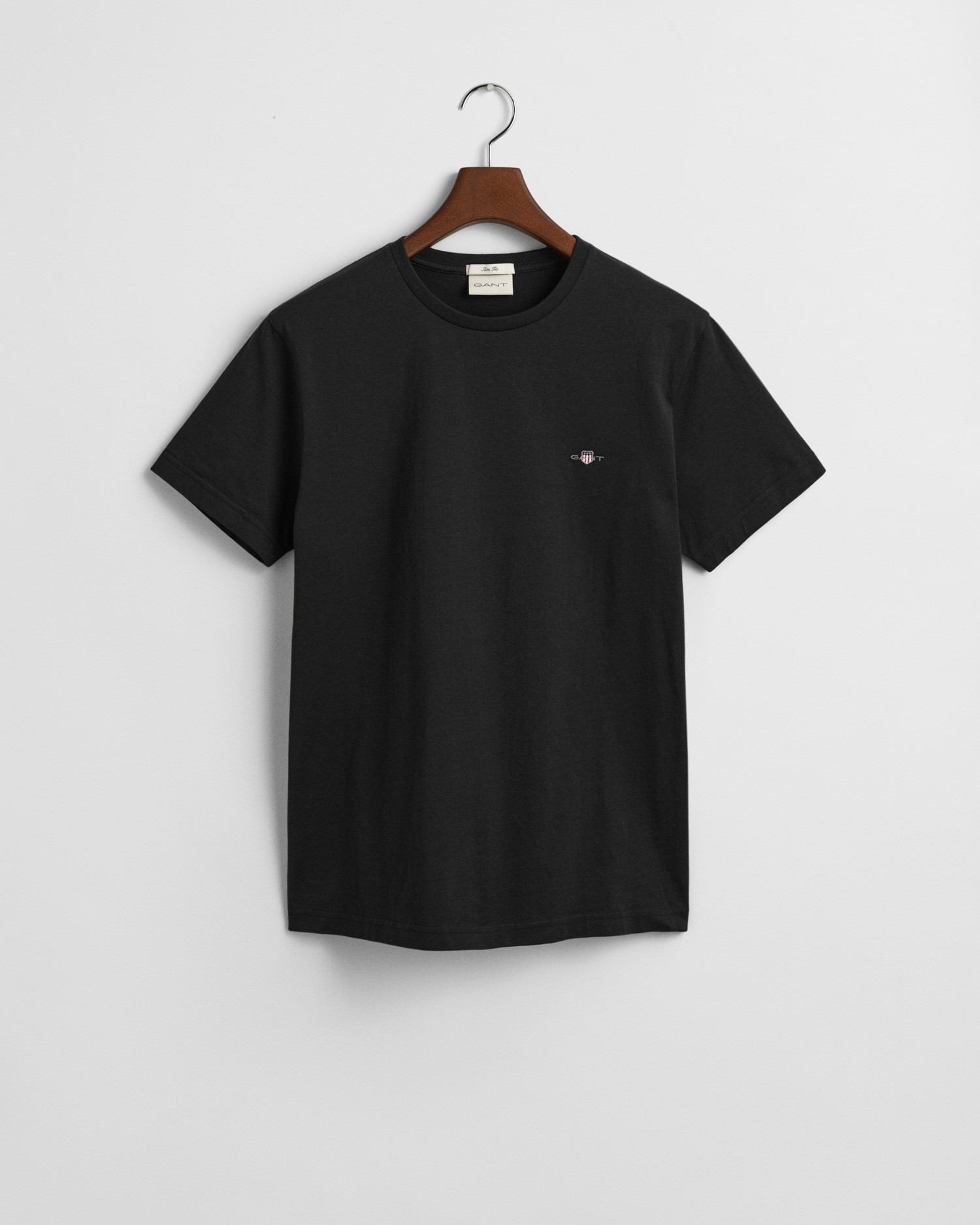 Gant T-Shirt »SLIM SHIELD SS T-SHIRT«, mit Logostickerei auf der Brust