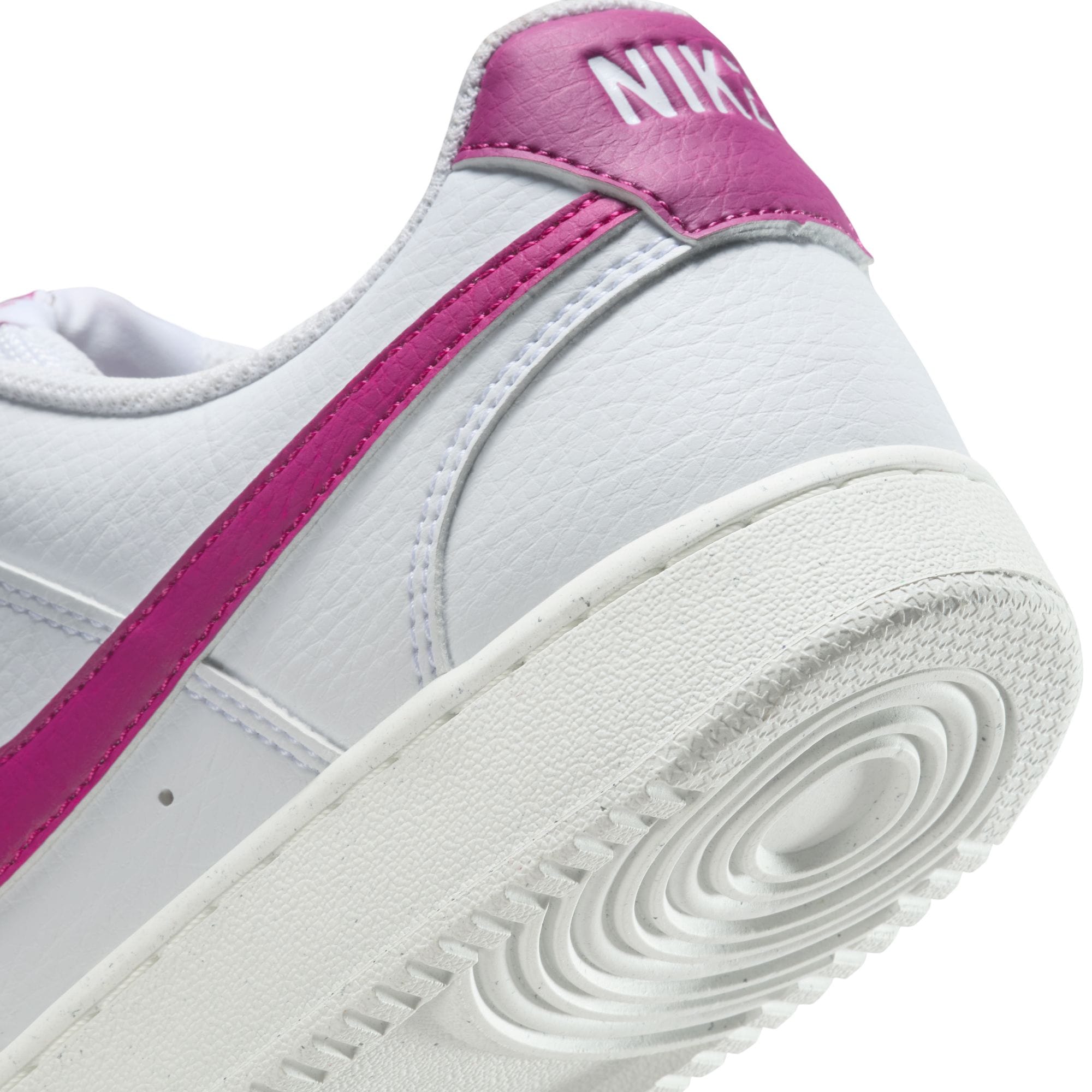 Nike Sportswear Sneaker »Nike Court Vision Low Next Nature«  Design auf den Spuren des Air Force 1