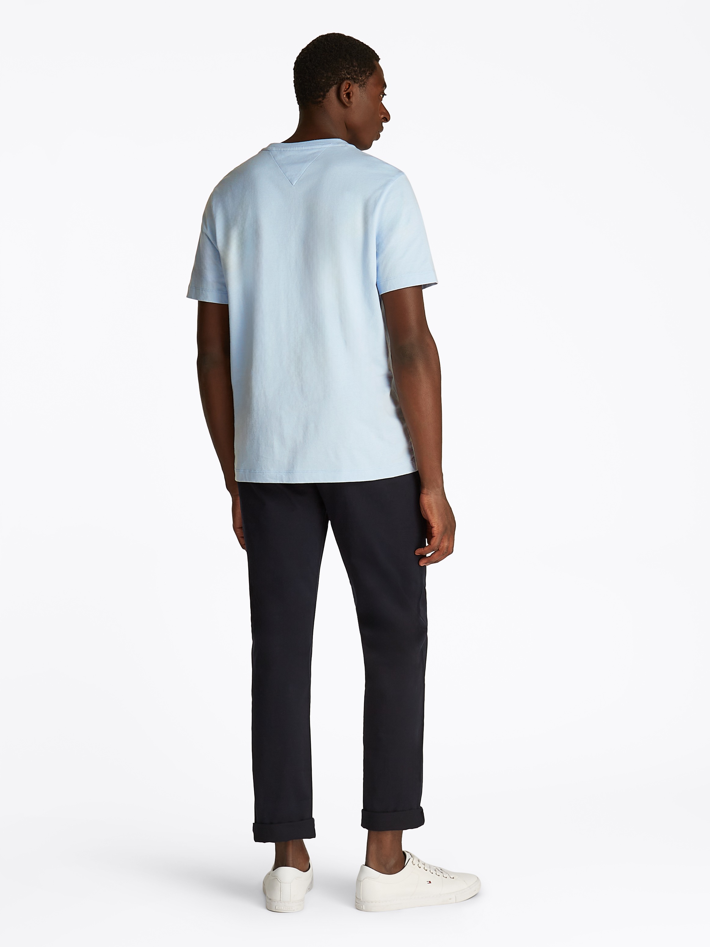 Tommy Hilfiger T-Shirt »ESSENTIAL REG FIT SOLID TEE mit Stickerei und Rundhals«, unifarben, casual, regular fit, Baumwolle, Rundhals