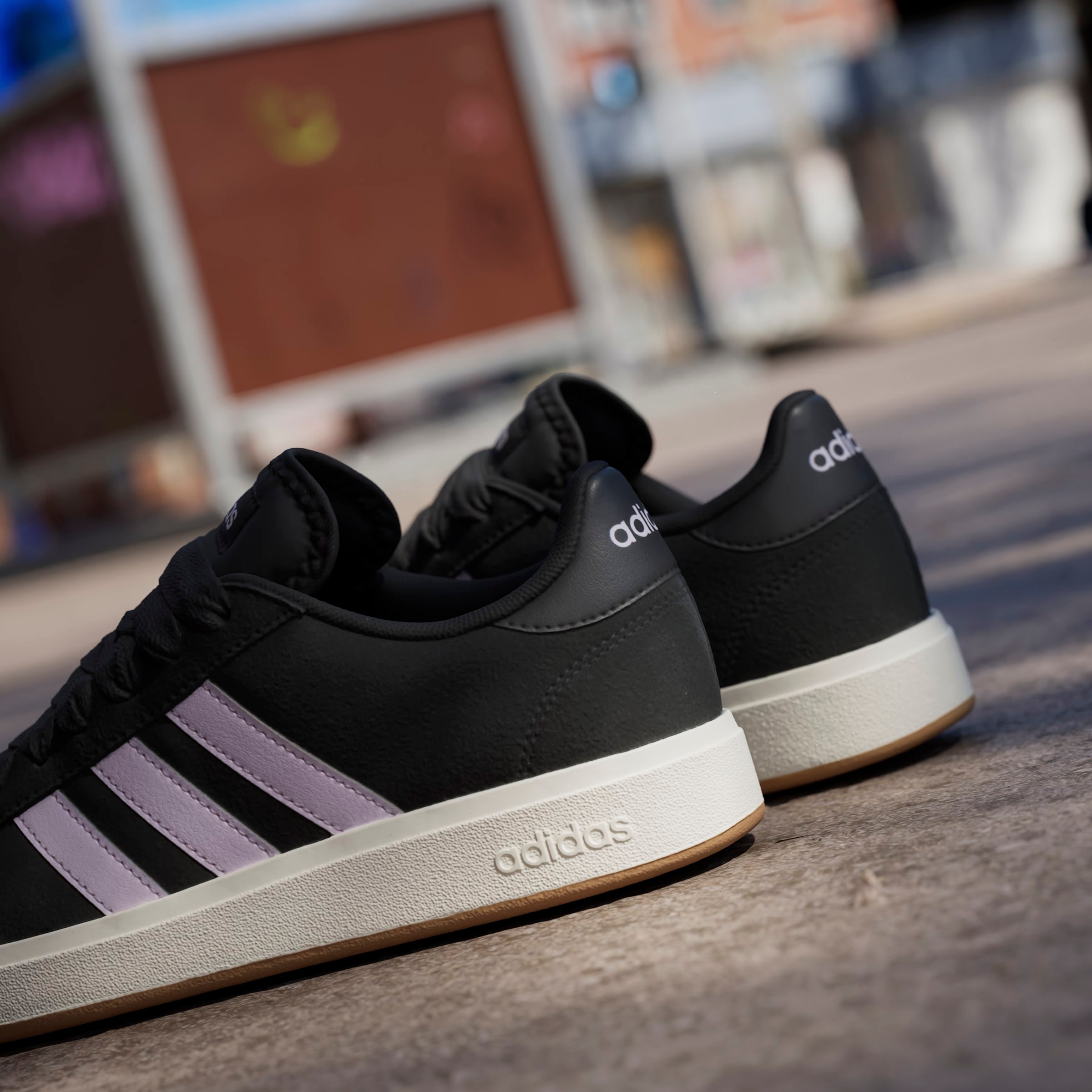 adidas Sportswear Sneaker »GRAND COURT BASE 00S«  Design auf den Spuren des adidas Campus 00