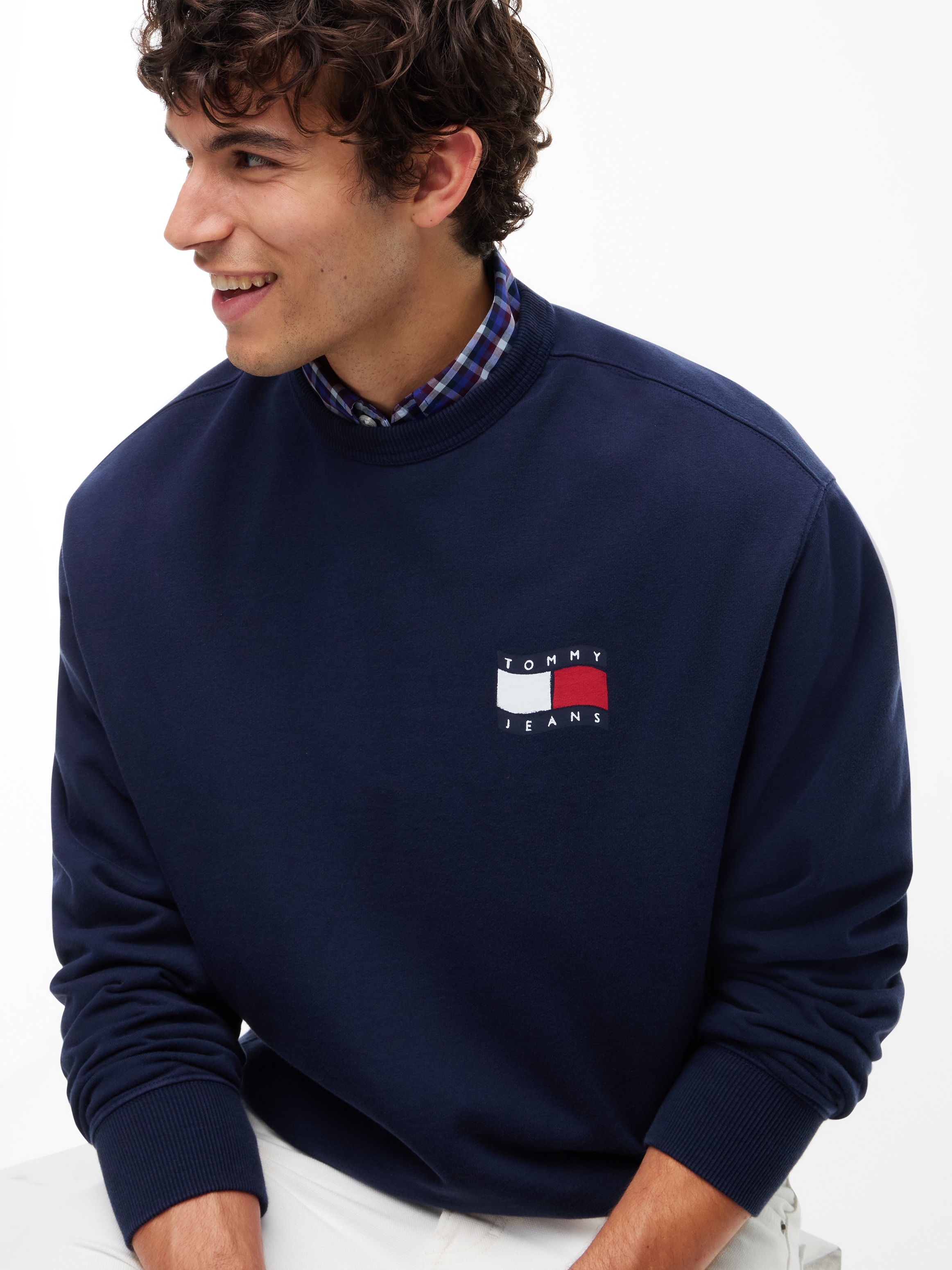 Tommy Jeans Sweatshirt »RELAX WAVY FLAG SWEATSHIRT«, Relaxed fit mit Rundhalsausschnitt
