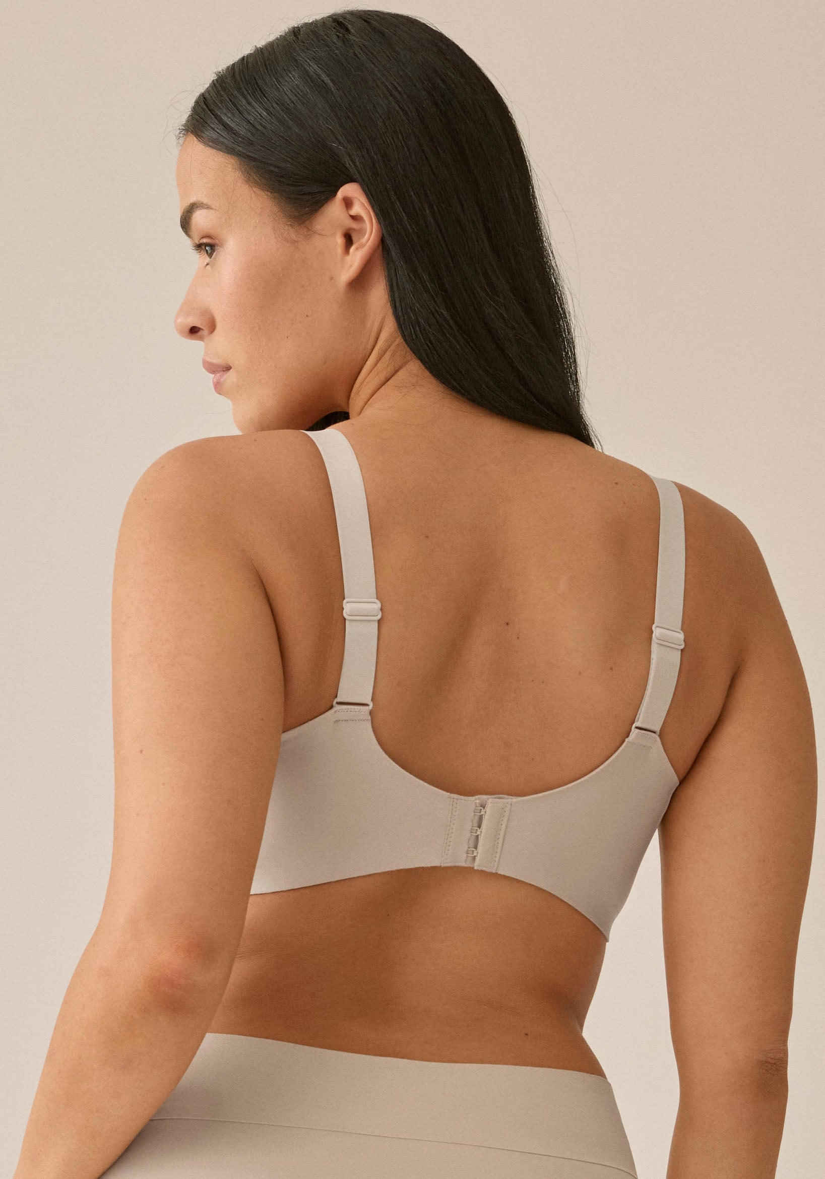 Naturana Soft-BH »Smoothing« flache nahtlose Abschlüsse, breites Unterbrustband, ohne Bügel, basic
