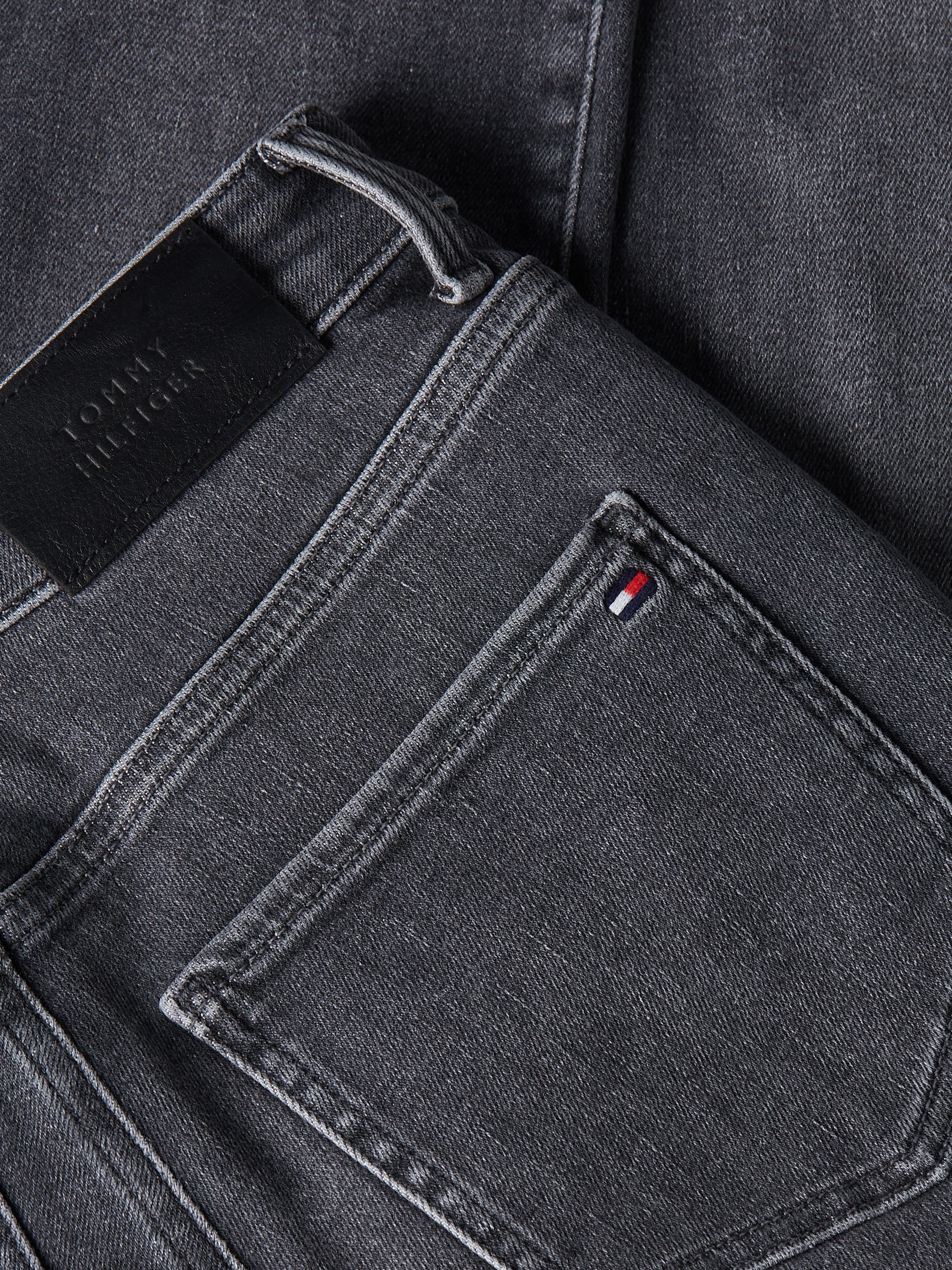 Tommy Hilfiger Skinny-fit-Jeans BAUR mit bestellen HW«, Hilfiger »TH HARLEM Logo-Badge U Tommy SKINNY | FLEX