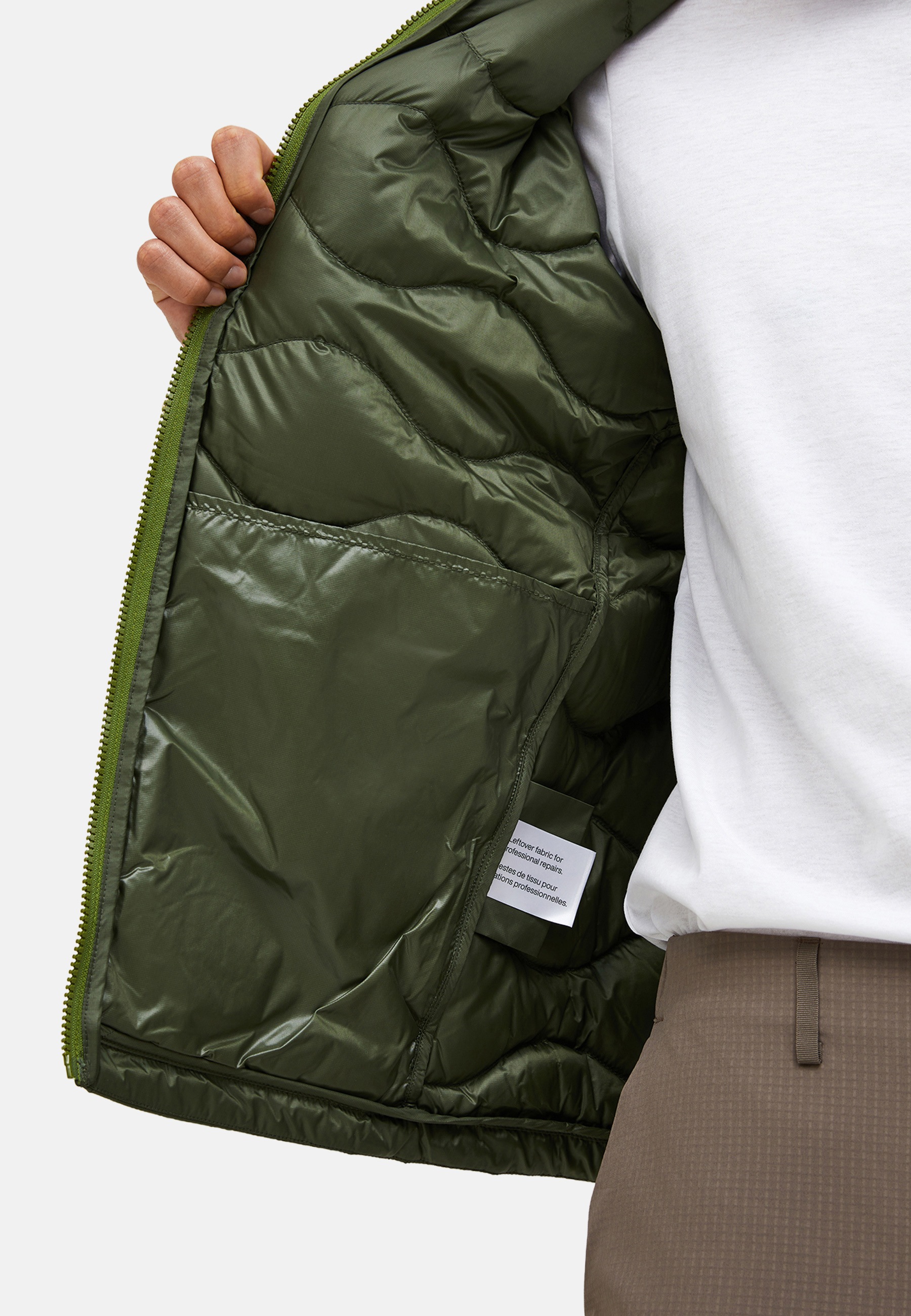 Peak Performance Daunenjacke »M Helium Utility Down Hood Jacket« mit sportivem Design
