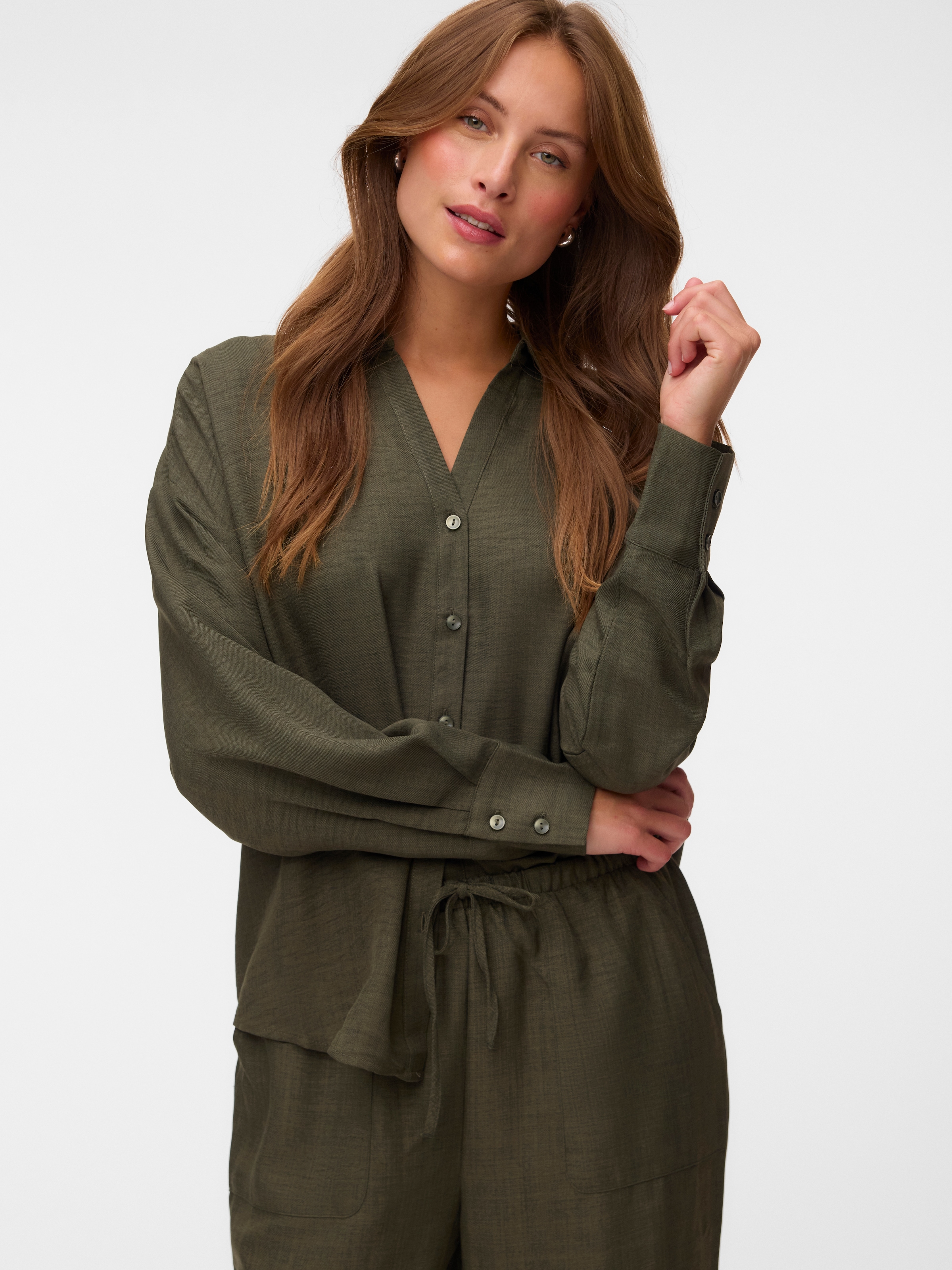 Vero Moda Langarmbluse "VMMELANEY QUEENY LS SHIRT WVN NOOS" Kunstfaser, loose fit