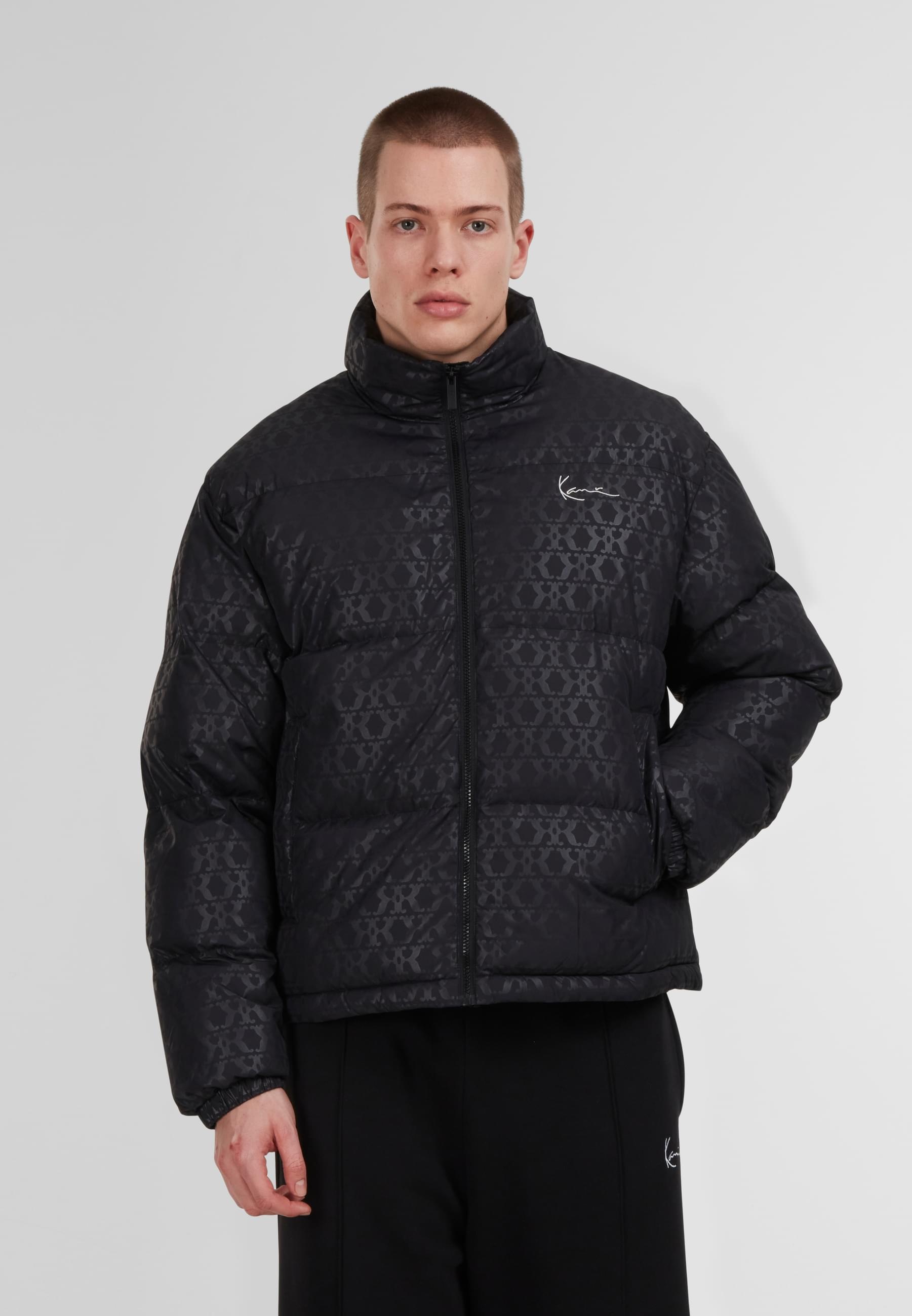 Karl Kani Winterjacke »Karl Kani Aop Signature Puffer Jacket«, (1 St.), ohne Kapuze