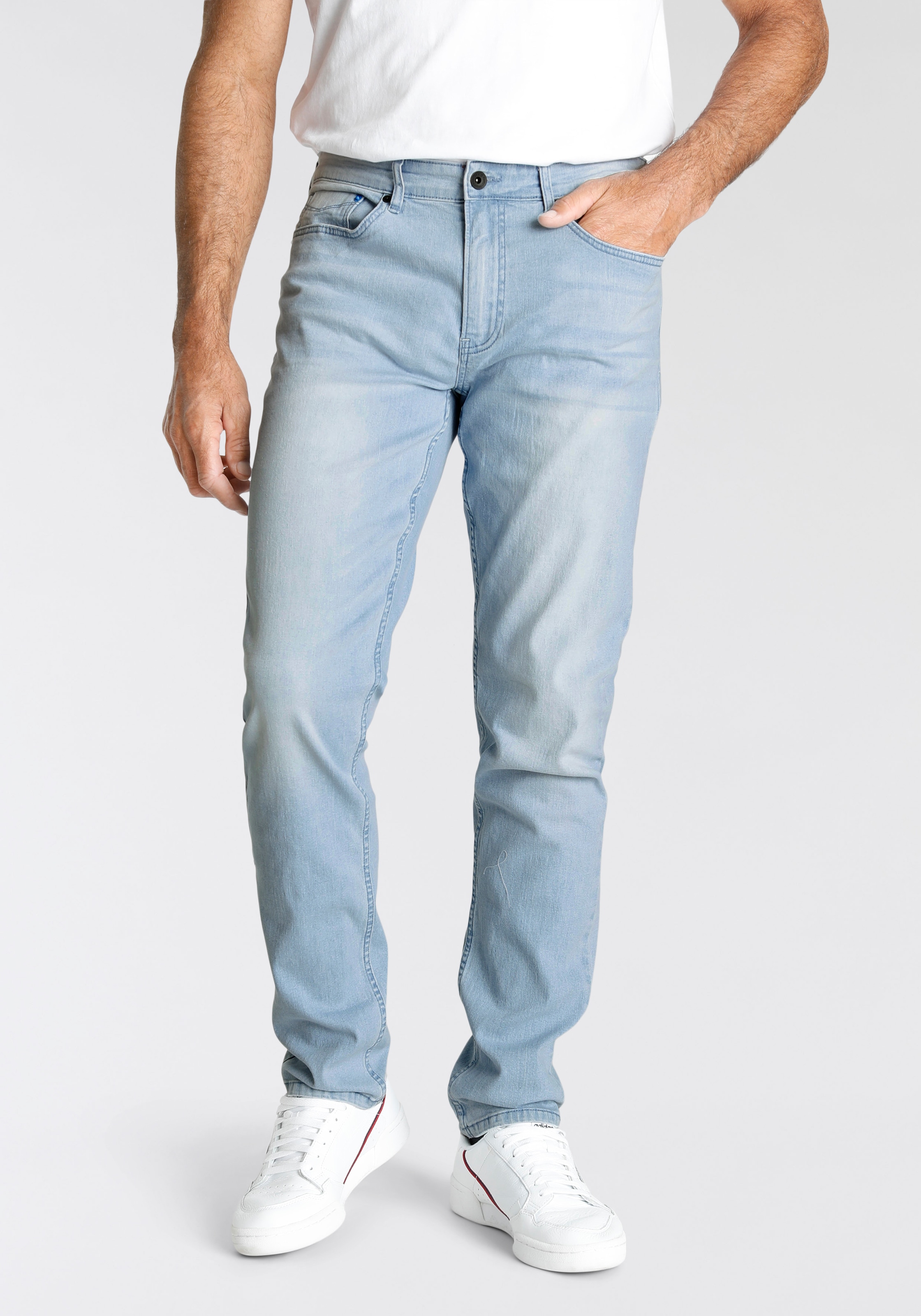 Slim-fit-Jeans »FLUSH«, Ökologische, wassersparende Produktion durch Ozon Wash