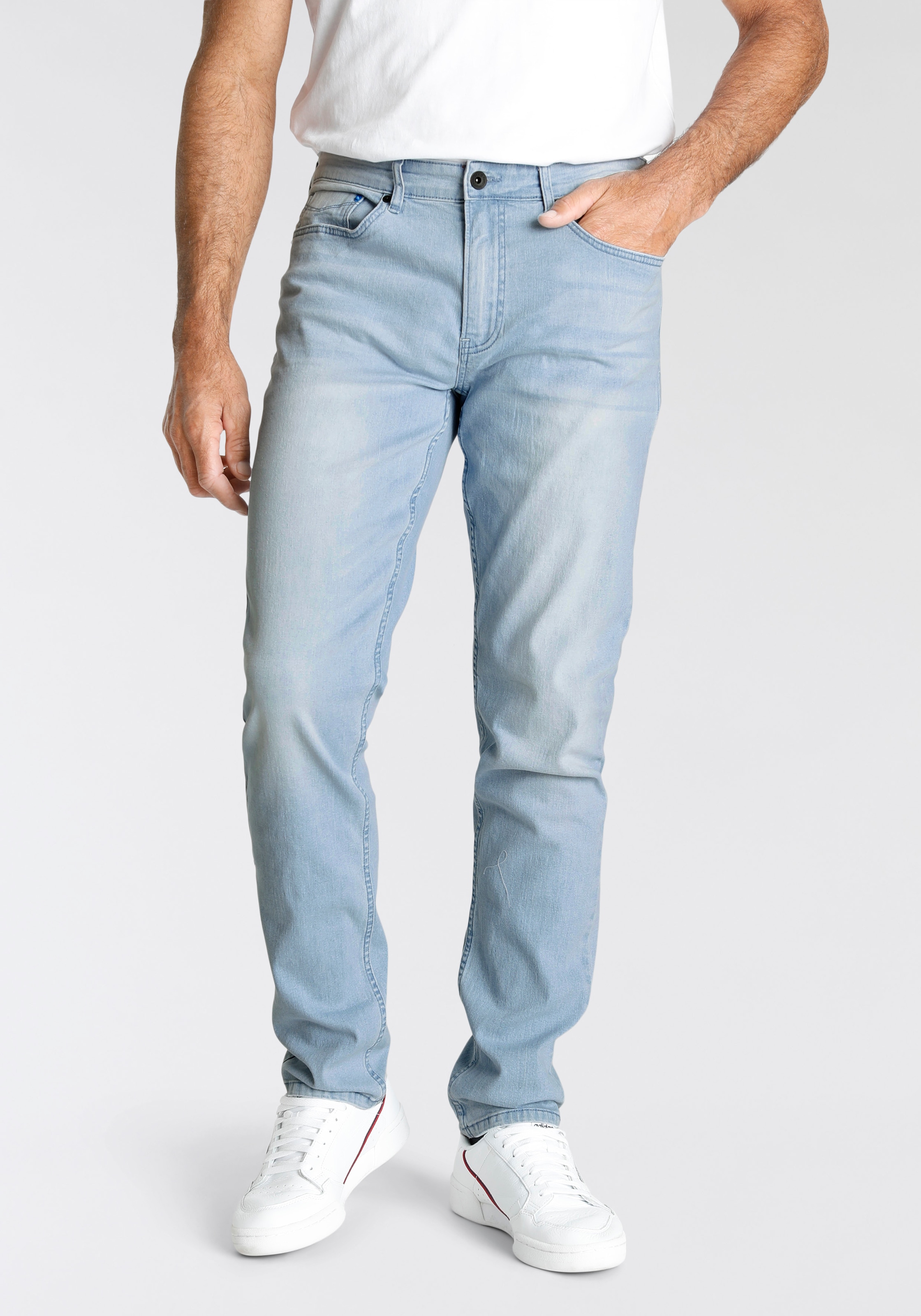 H.I.S Slim-fit-Jeans "FLUSH", schmale Beinform, mit Used-Effekten, niedrige Leibhöhe