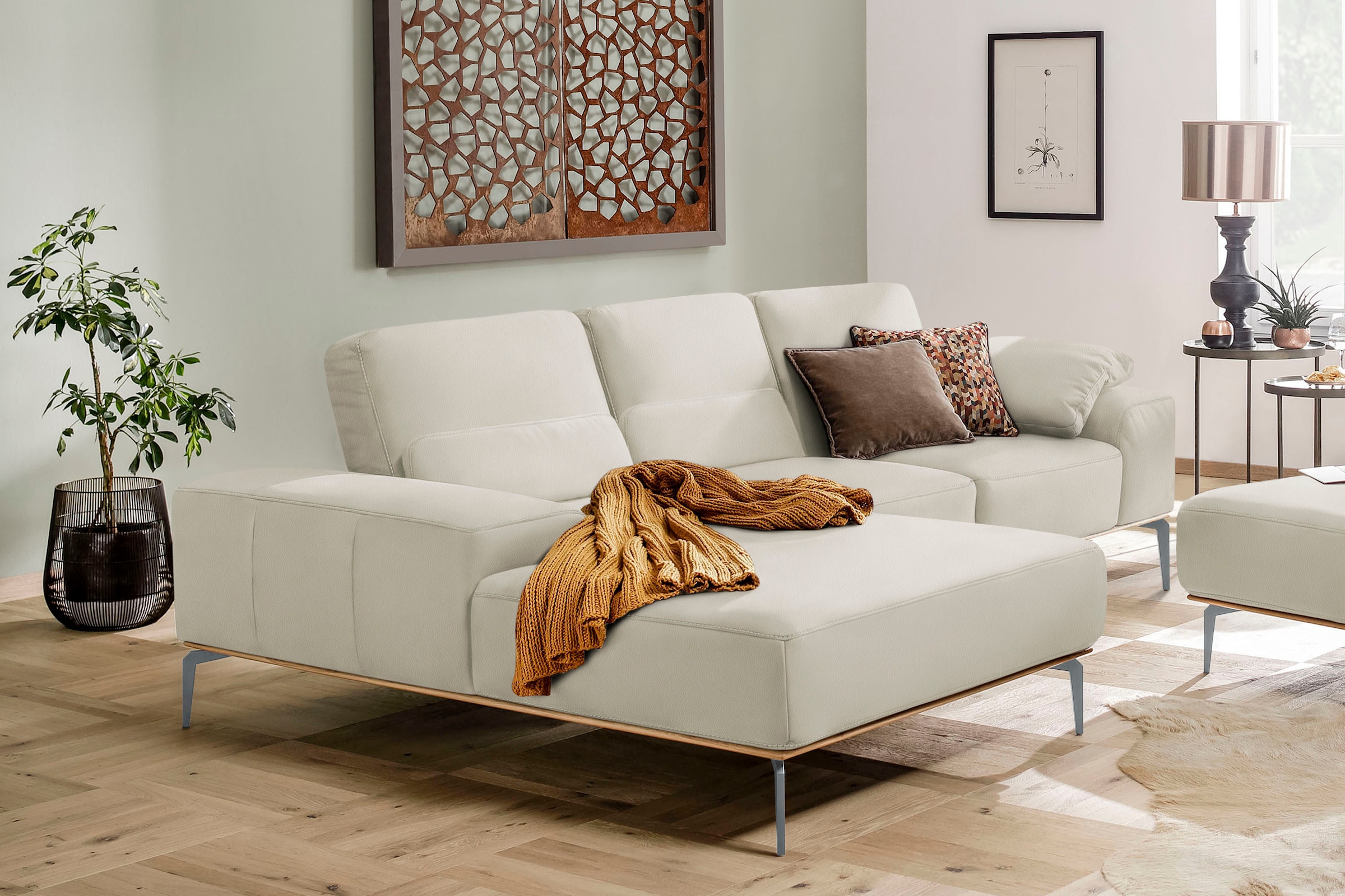 Ecksofa »run«, mit elegantem Holzsockel, Füße in Silber matt, Breite 279 cm