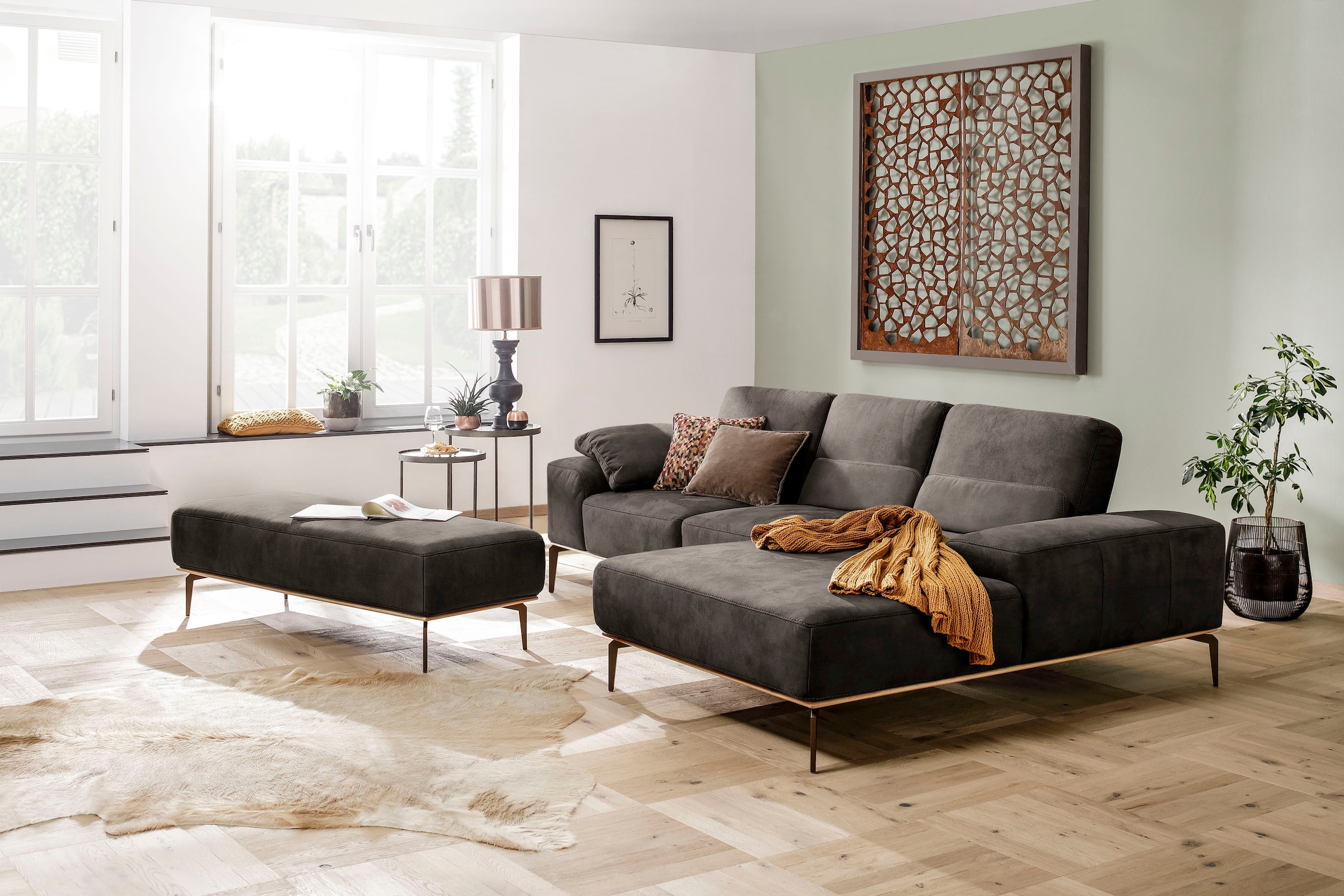 W.SCHILLIG Ecksofa »run, Designsofa mit tollem Sitzkomfort, bequem, L-Form« mit Holzsockel, Füße in Bronze pulverbeschichtet, Breite 279 cm