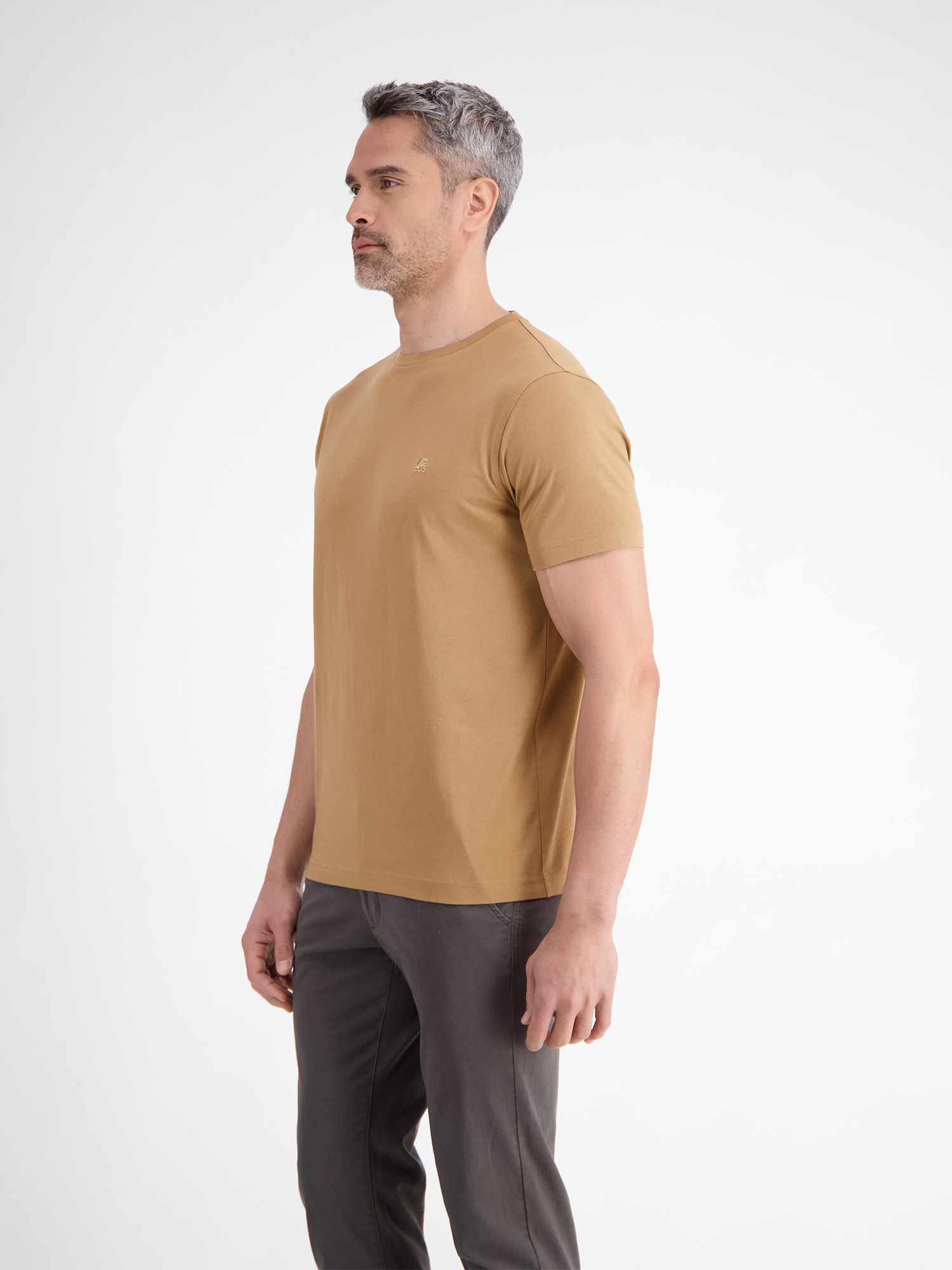 LERROS T-Shirt »LERROS Basic T-Shirt mit Logostitck, unifarben«