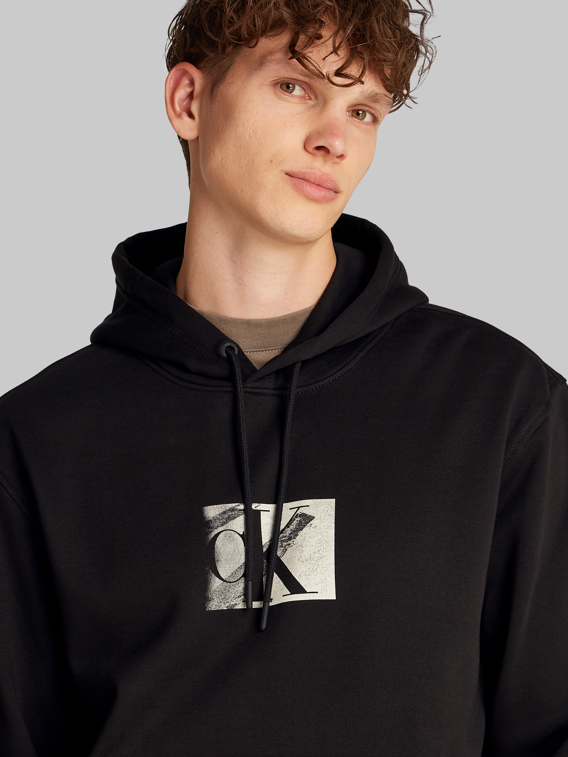 Calvin Klein Jeans Hoodie "SMALL CK BOX HOODIE", Kängurutasche, Logodruck günstig online kaufen