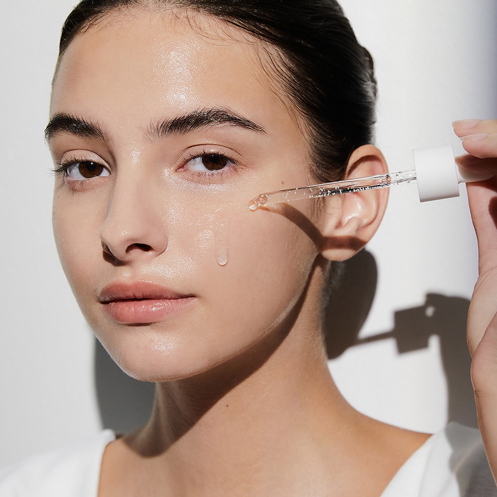 SKIN1004 Gesichtsserum »TONE BRIGHTENING CAPSULE AMPOULE« aufhellende, schnell einziehende Ampulle