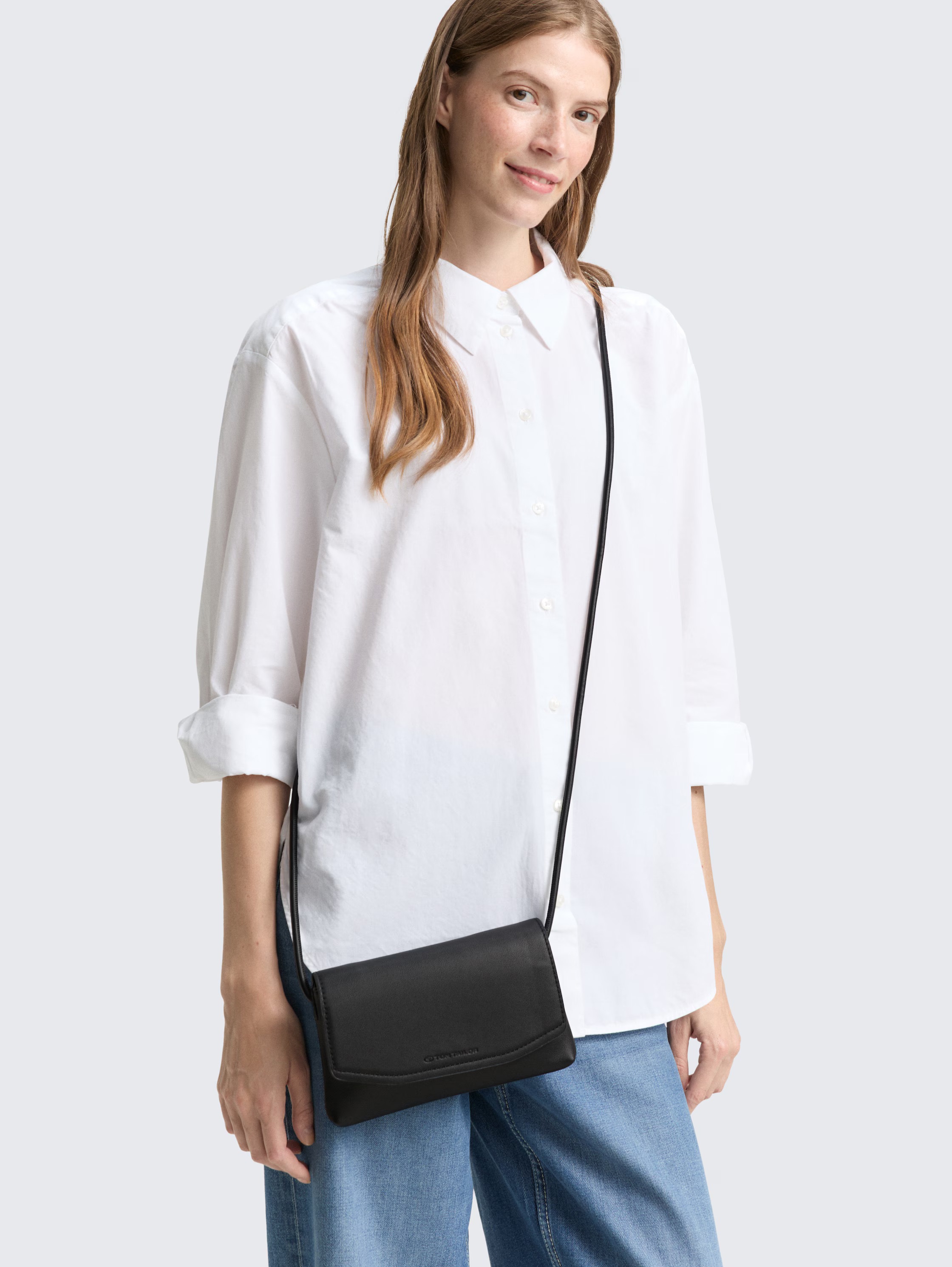 TOM TAILOR Umhängetasche »Rissa«, Aus weichem Lederimitat – auch als Clutch tragbar
