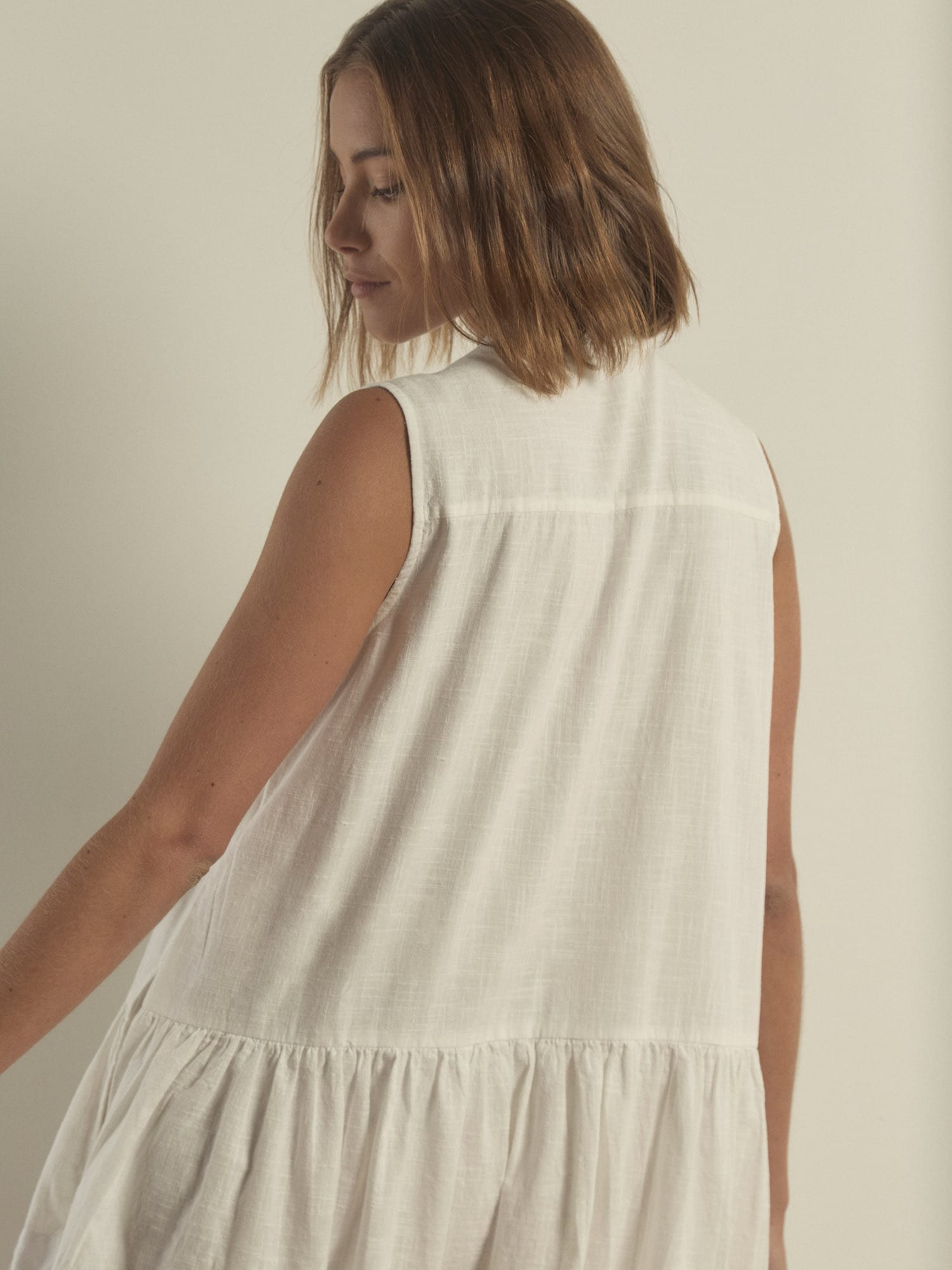 Apricot Minikleid »Apricot Ärmelloses Stufenkleid mit Stickerei-Details«