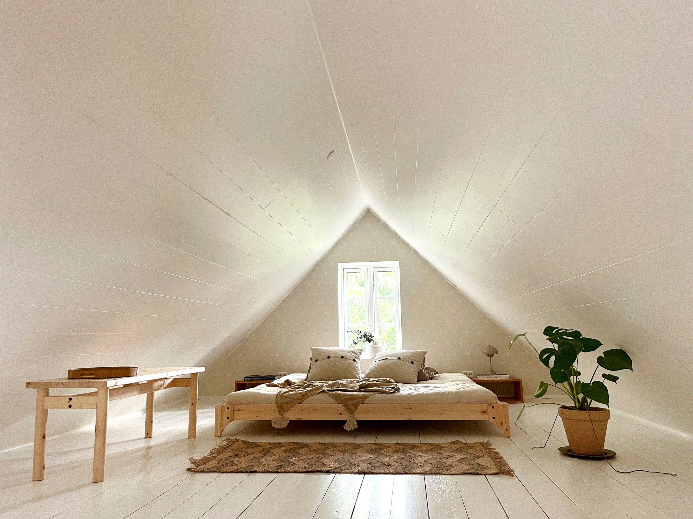 Karup Design Futonbett "Elan Bettgestell, massiv Kiefernholz, minimalistisches Scandi Design" Inklusive Lattenrost, in verschiedenen Breiten erhältlich