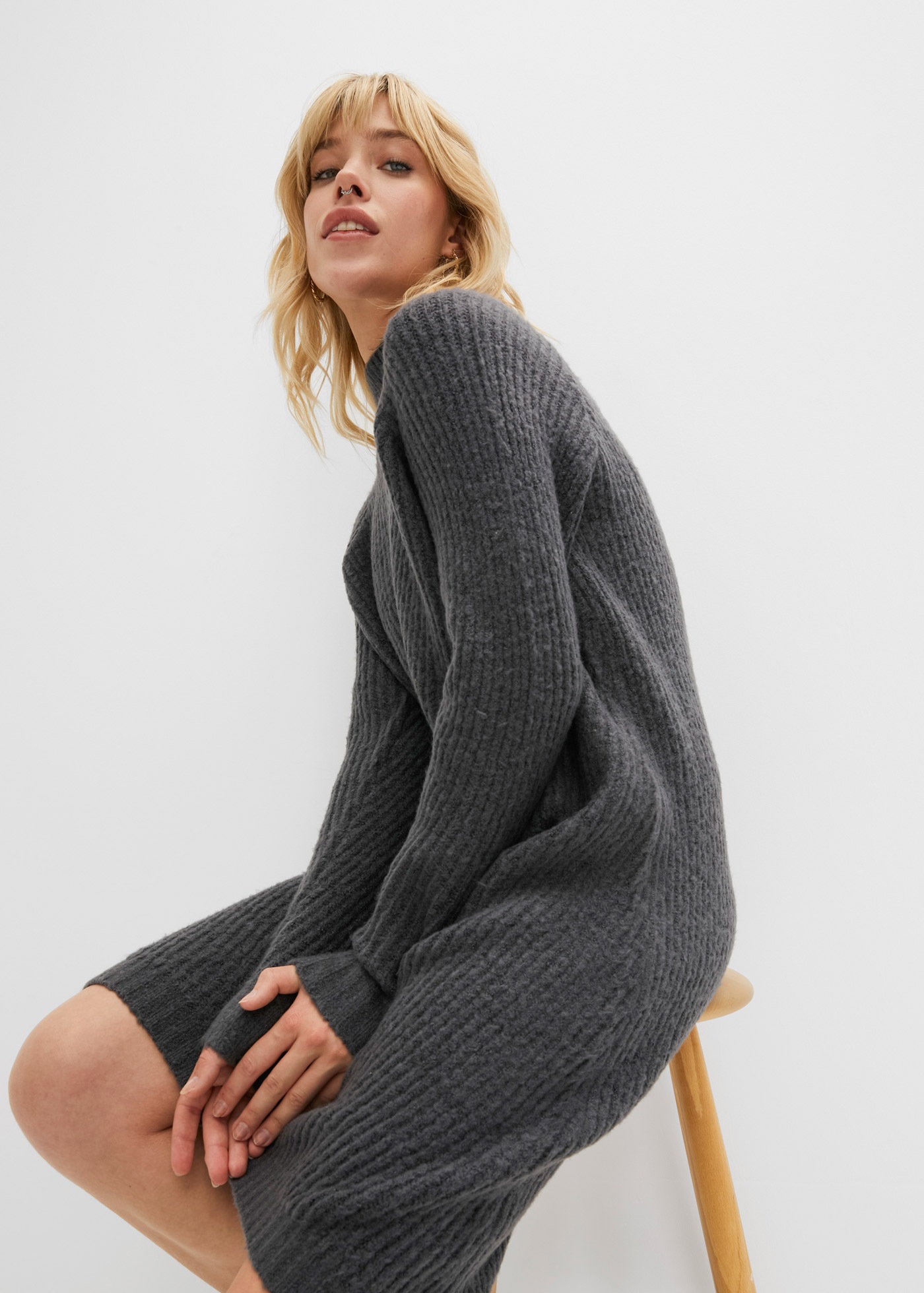 Thumbnail - bonprix Strickkleid "Strickkleid mit Vokuhila-Saum" Strickkleid mit Vokuhila-Saum