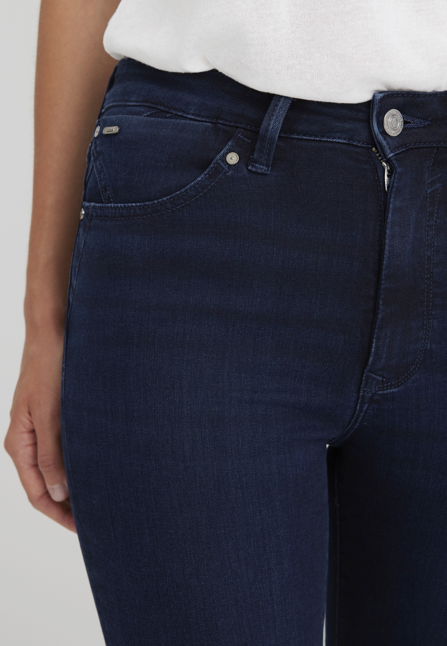 Mavi Straight-Jeans »KENDRA« gerde Form