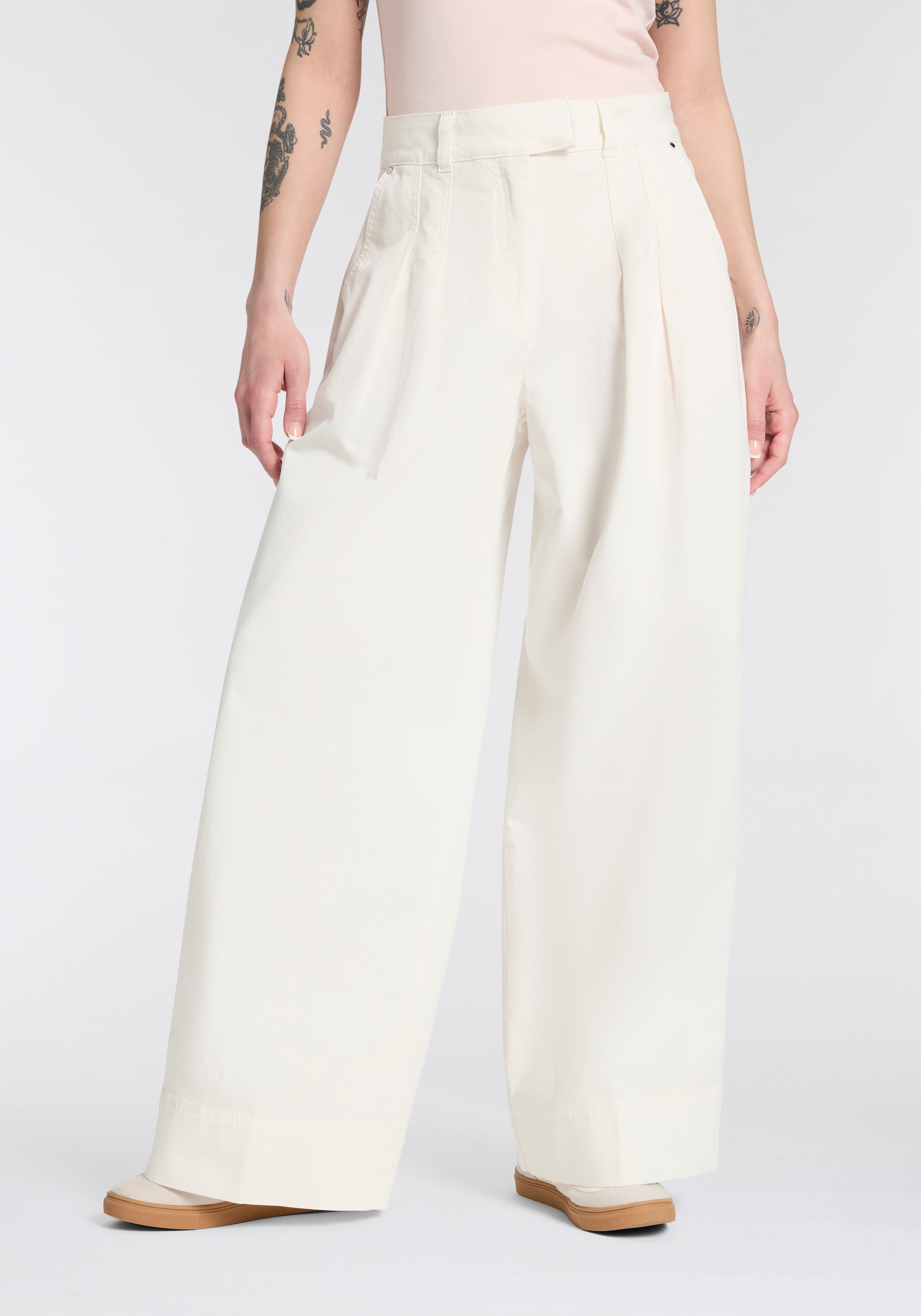 BOSS ORANGE Bundfaltenhose "Tanjura Premium Damenmode" mit weitem Bein