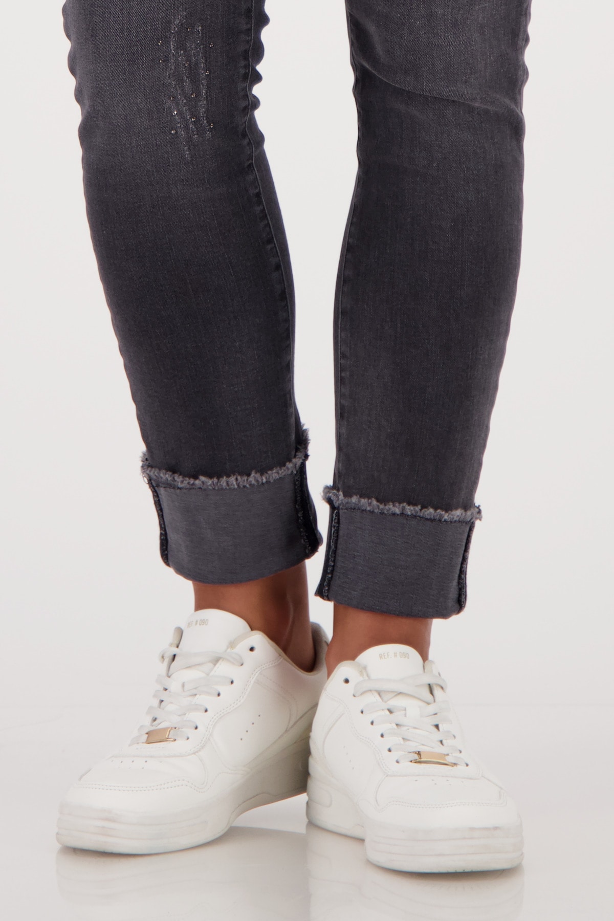 Monari Slim-fit-Jeans »Hose Jeans Nietenschmuck« Slim-fit-Passform