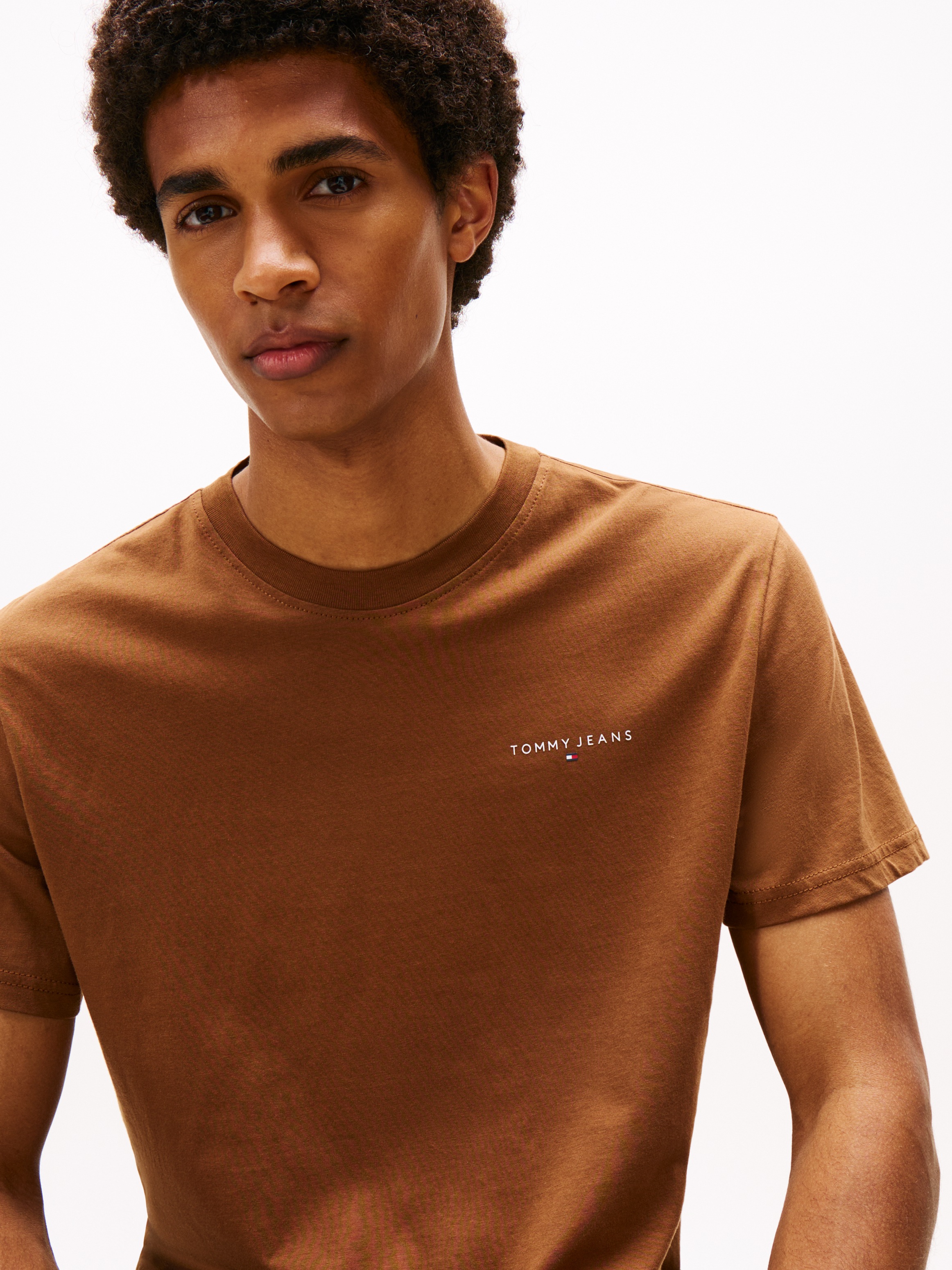 Tommy Jeans T-Shirt "TJM SLIM LINEAR CHEST TEE EXT", Mit Rundhalsausschnitt günstig online kaufen