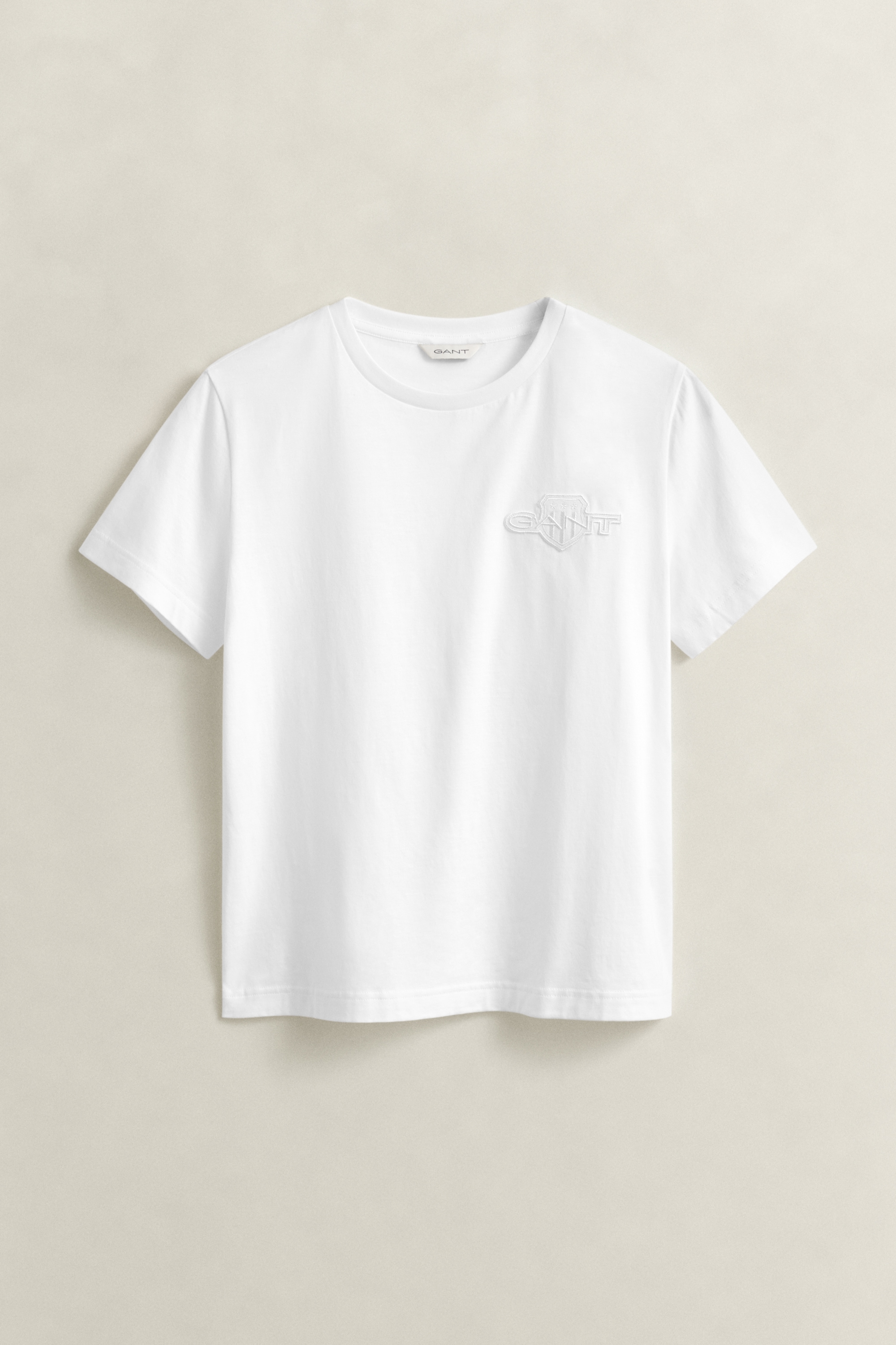 Gant T-Shirt »REG TONAL SHIELD SS T-SHIRT« Rundhals, Ton in Ton Stickerei