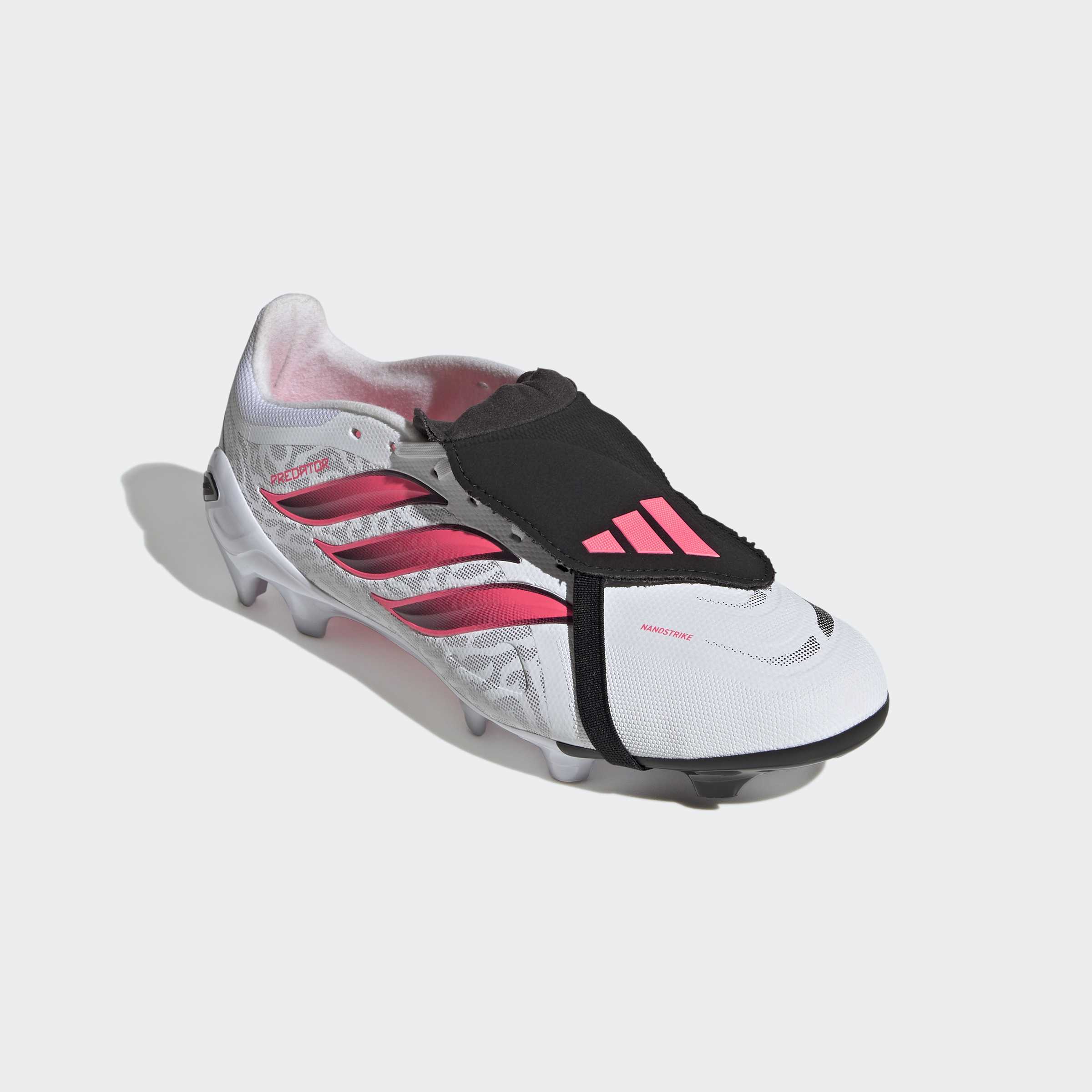 adidas Performance Fußballschuh "PREDATOR LEAGUE, FESTE BÖDEN, UMSCHLAGBARE ZUNGE" für Rasen und feste Böden, gespielt bei der Weltmeisterschaft 2026
