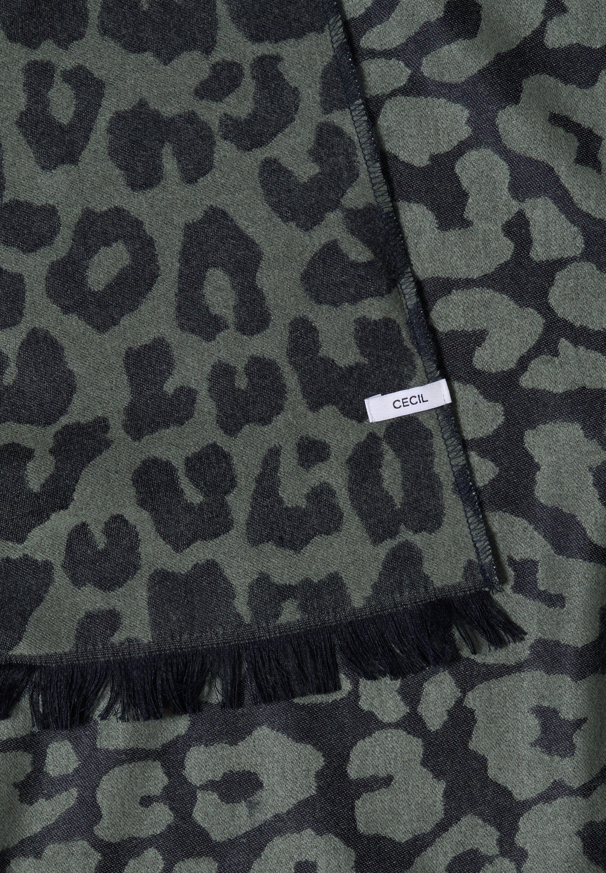 Cecil Strickponcho mit Leomuster