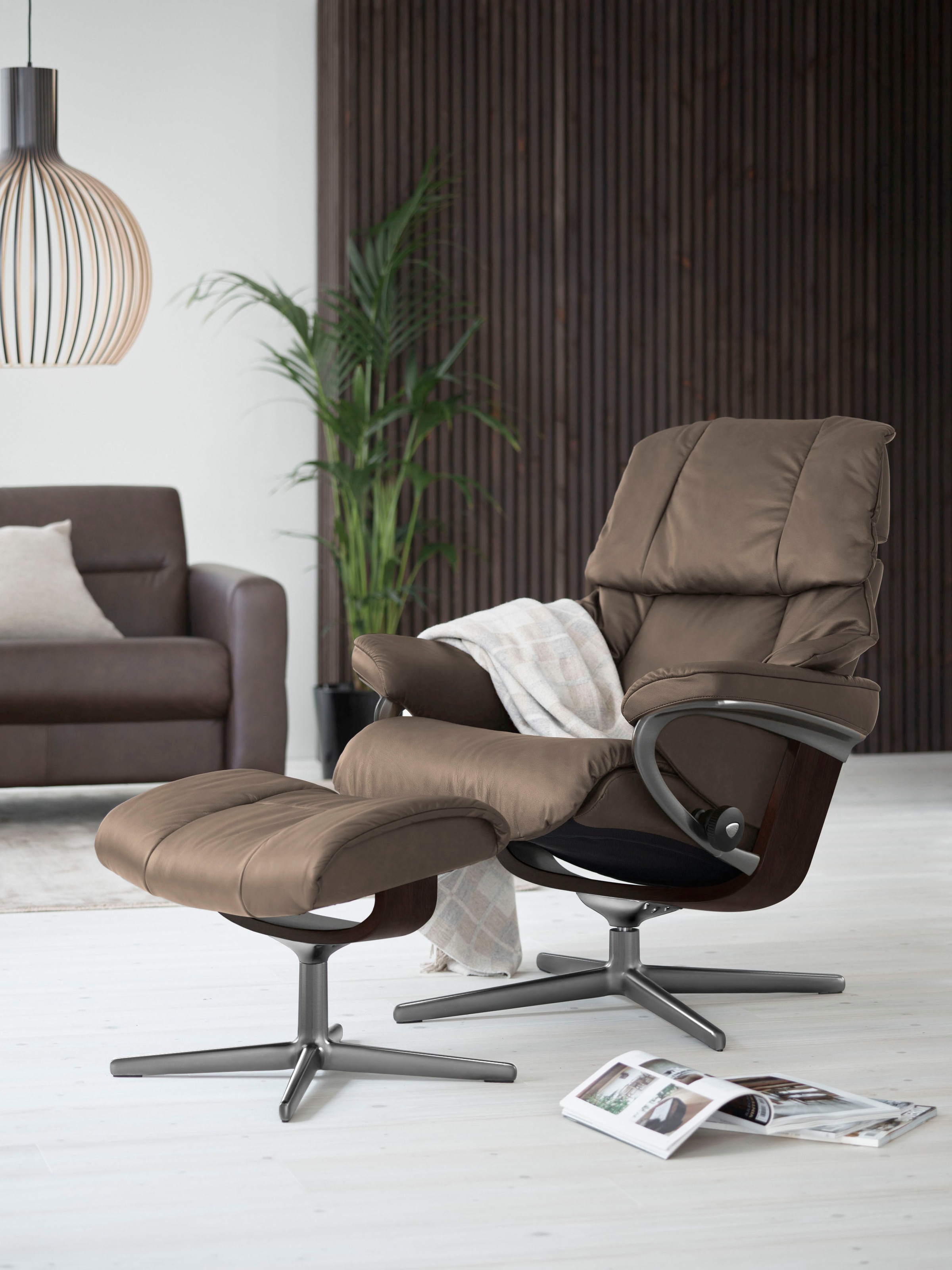 Stressless® Relaxsessel »Reno«, (Set, Relaxsessel mit Hocker), mit Hocker, mit Cross Base, Größe S, M & L, Holzakzent Braun