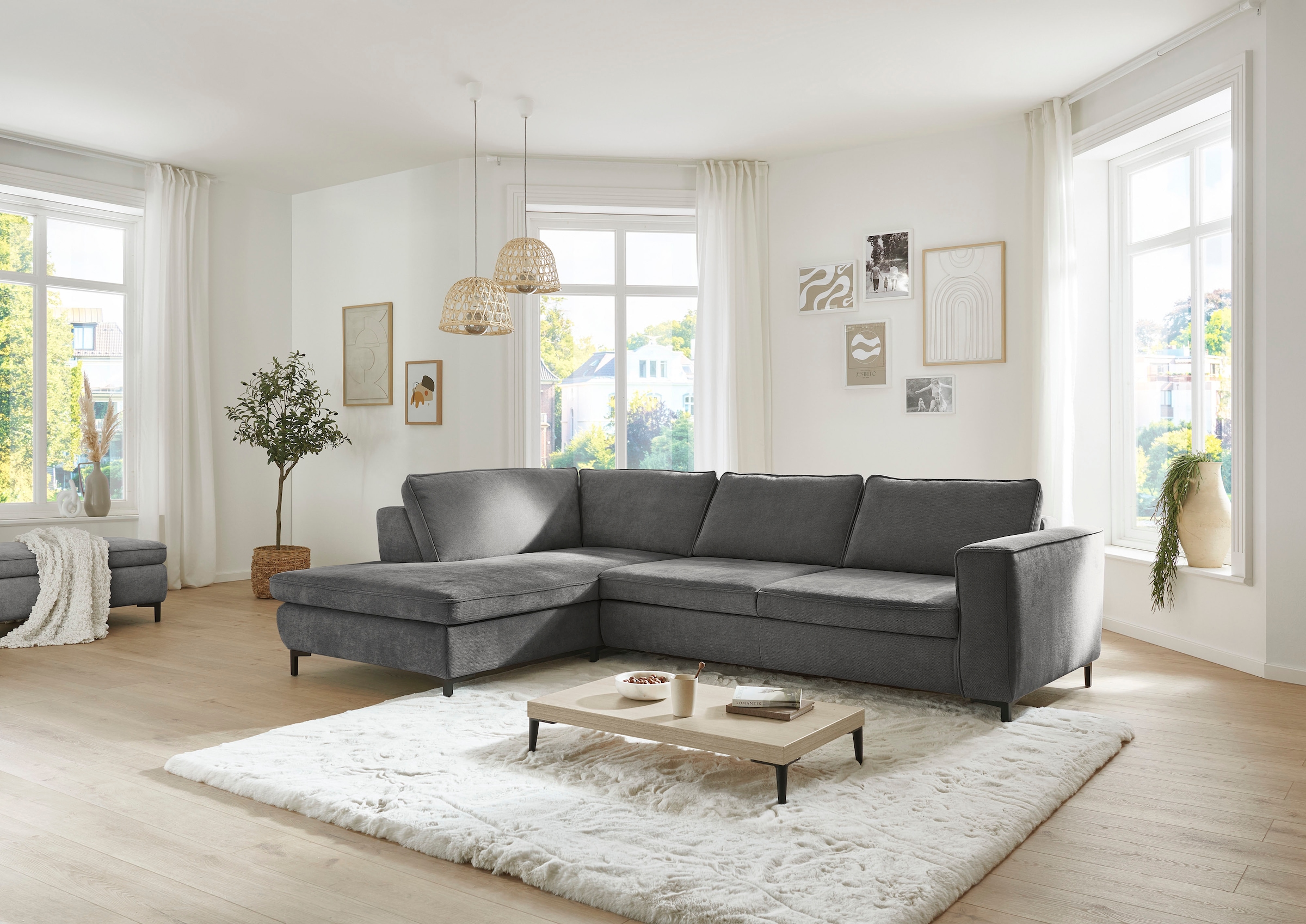 Die PlanBar Ecksofa "MP-IN24153, L-Form, Breite 289 cm" wahlweise mit Schlaffunktion und verstellbaren Kopfstützen