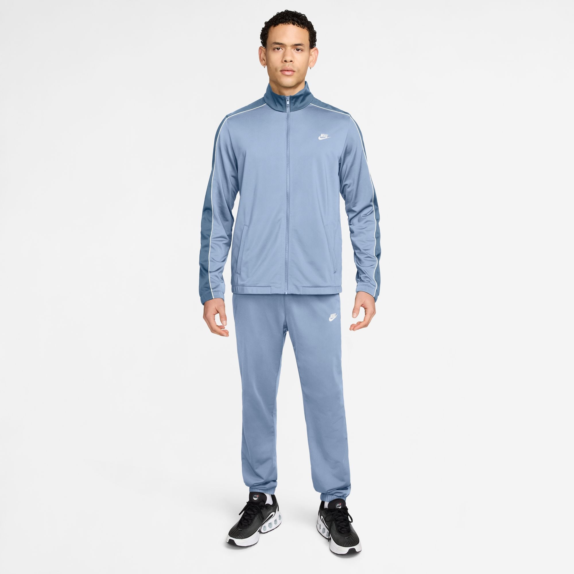Nike Sportswear Trainingsanzug »Nike Sportswear Club Men's Poly-Knit Tracksuit« mit leichtem Material, in Poly-Knit-Ausführung, aus Polyester
