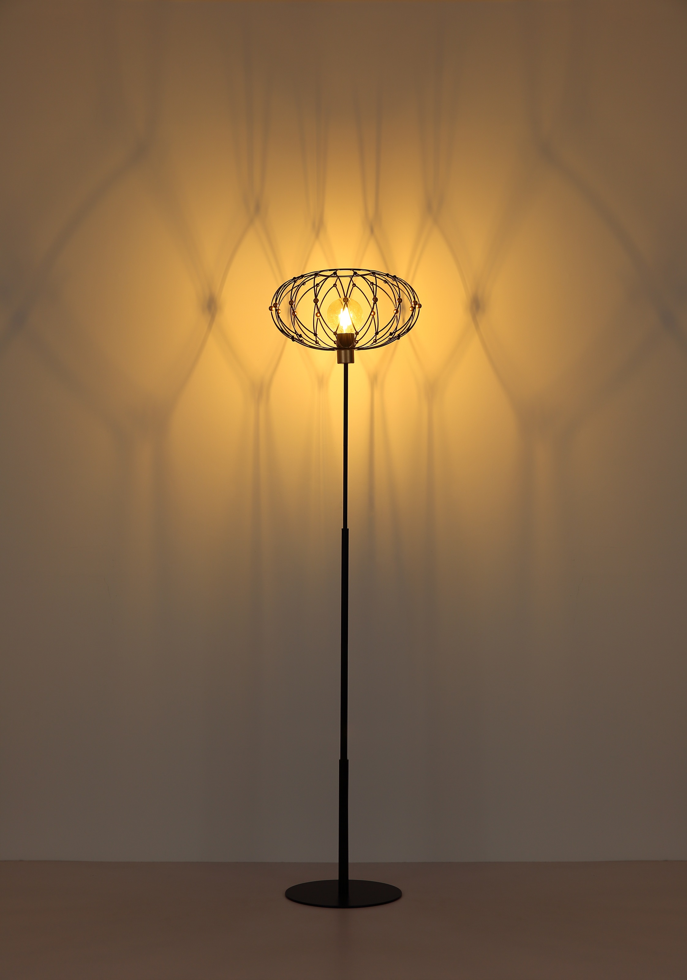 GLOBO LIGHTING Stehlampe »GREYS« E27 1 Stk. Stehleuchte Schwarz/Gold, Metallgeflecht, Fußtritt, E27