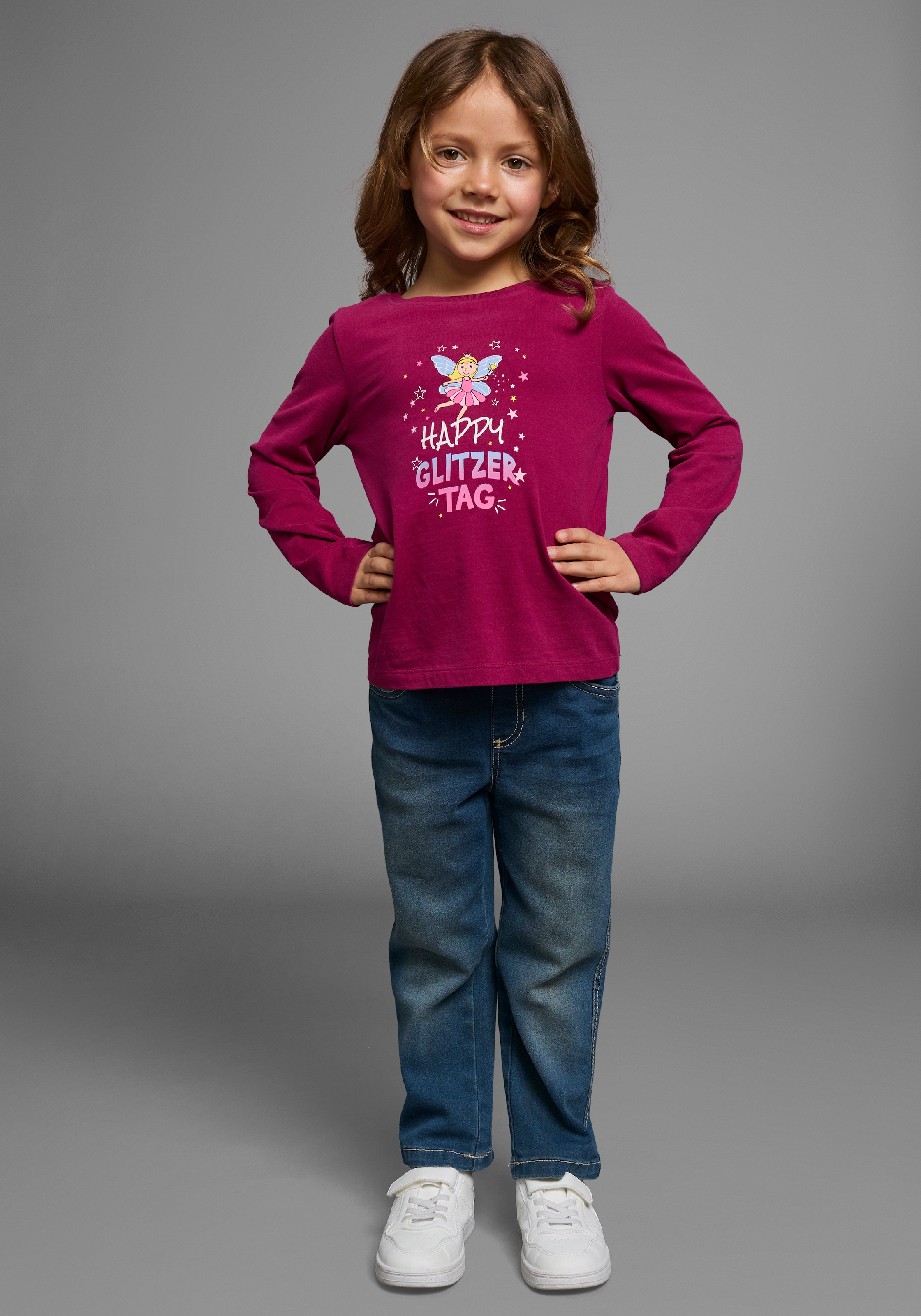 KIDSWORLD Langarmshirt »Mit Spruch: Happy Glitzer Tag«, Langarm, hüftlange Passform, Rundhalsausschnitt