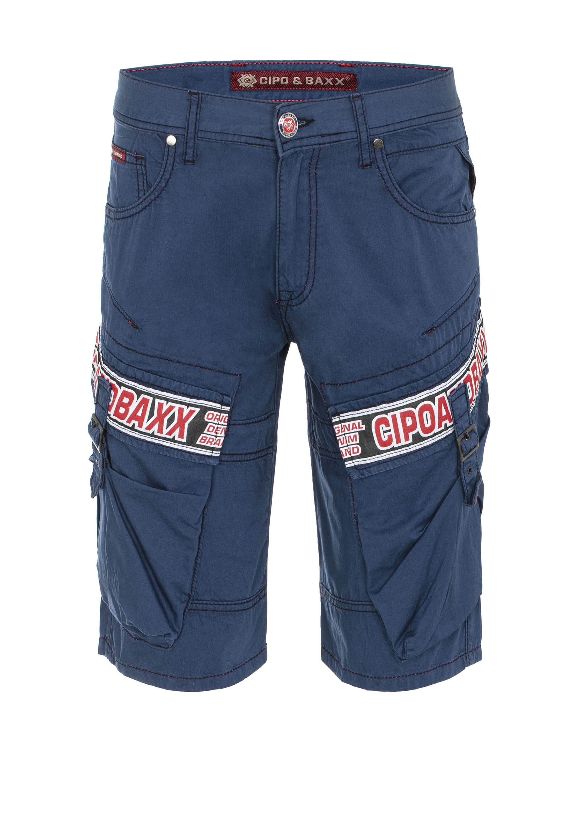Cipo & Baxx Jeansbermudas »Capri-Shorts«, mit angesagtem Label-Patch auf den Cargotaschen