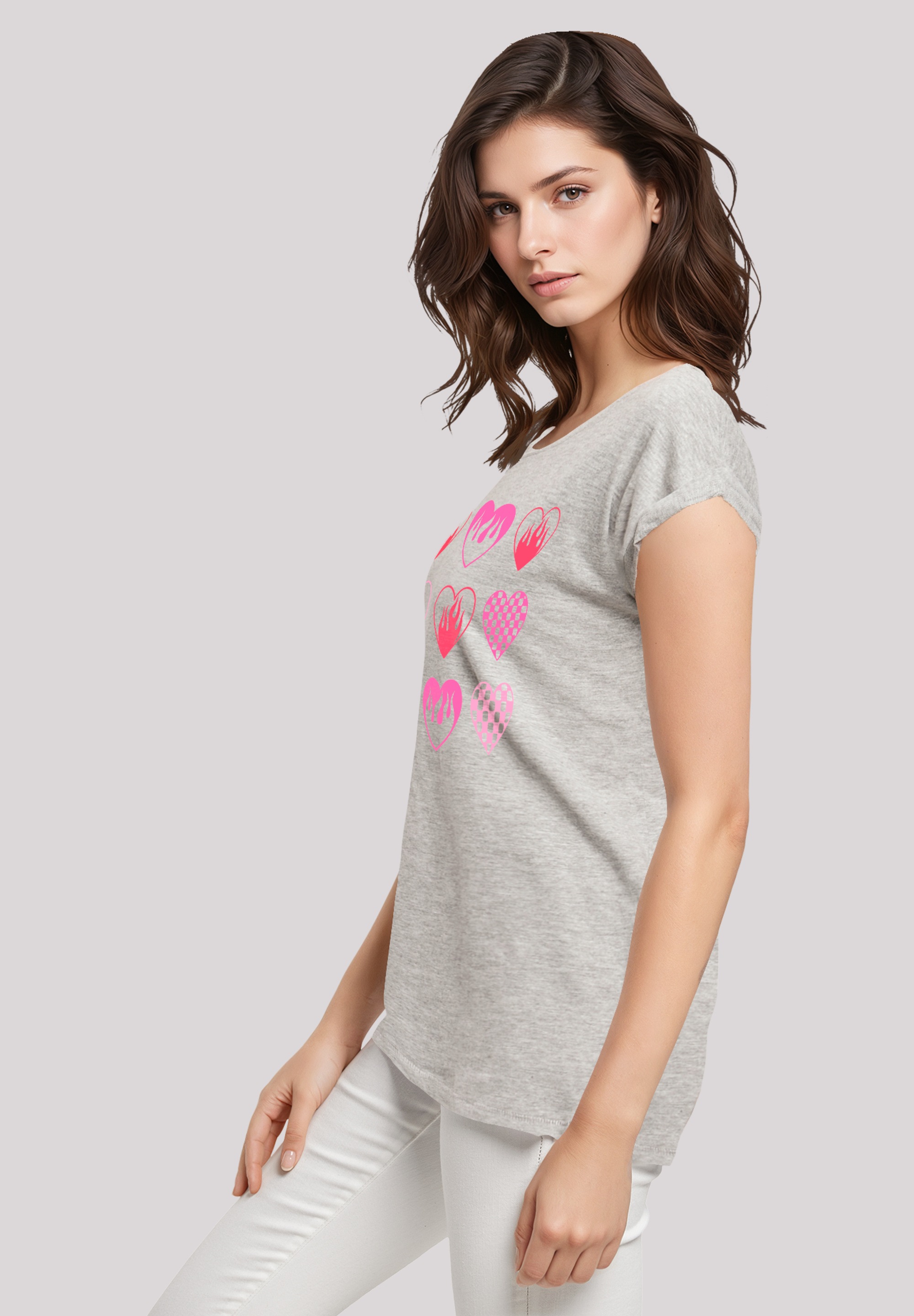 F4NT4STIC T-Shirt »Internationaler Frauentag: Herzen in Flammen«, Premium Qualität