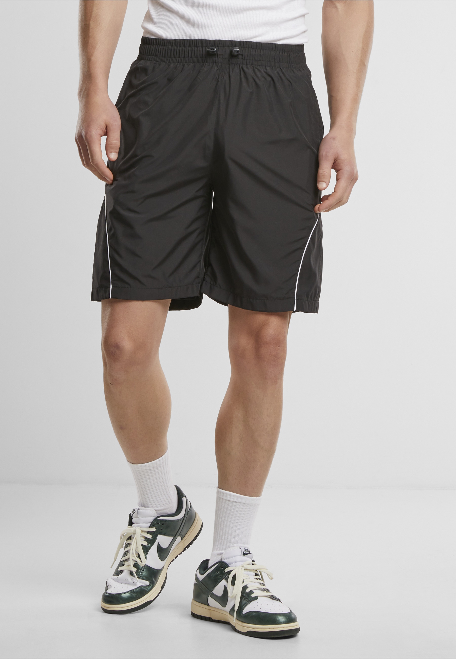 URBAN CLASSICS Shorts »Urban Classics Piped Panel Trackshorts«