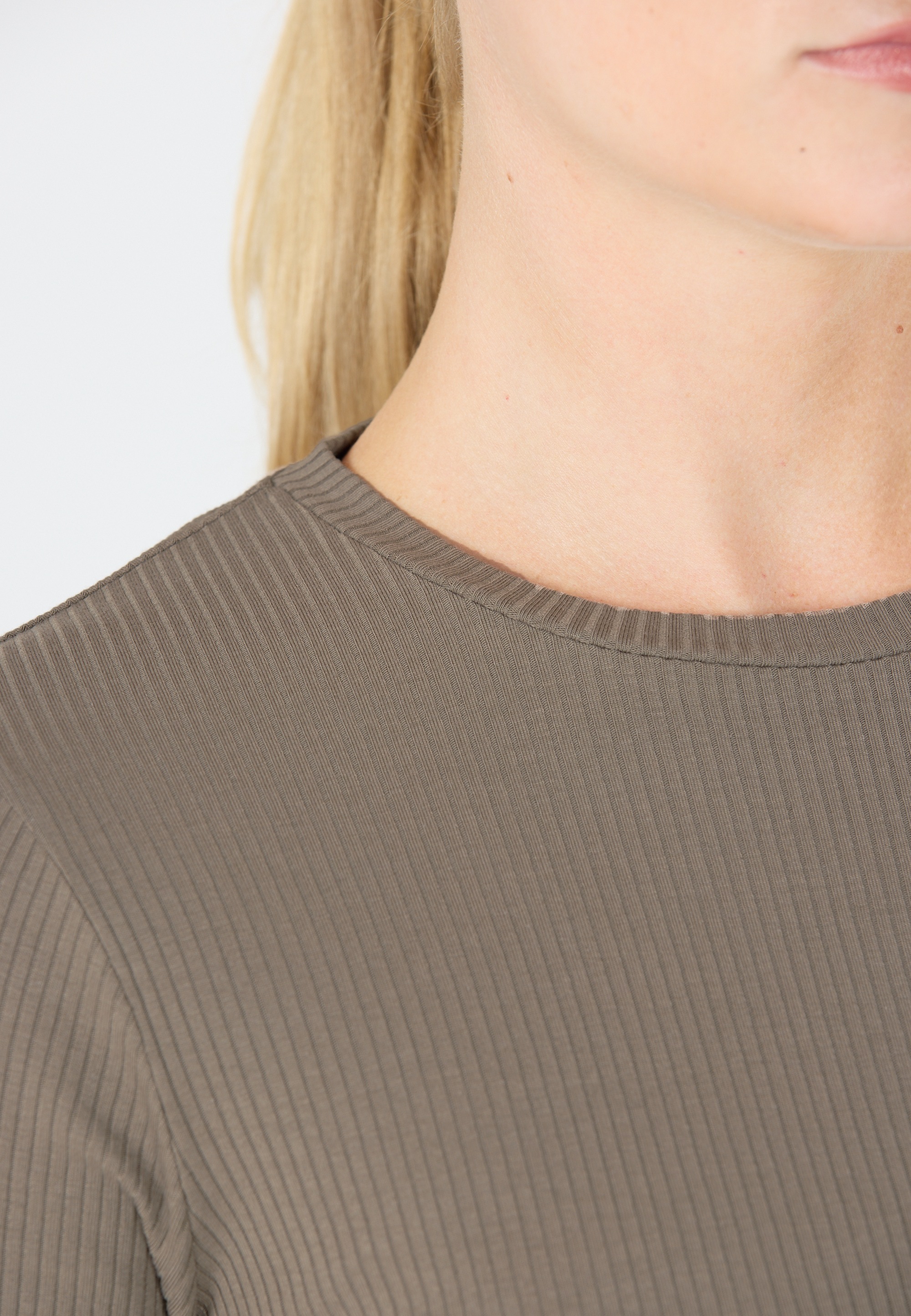 ATHLECIA Langarmshirt »Lankae«, (1 tlg.), mit feuchtigkeitsregulierenden Eigenschaften und 4-Wege-Stretch
