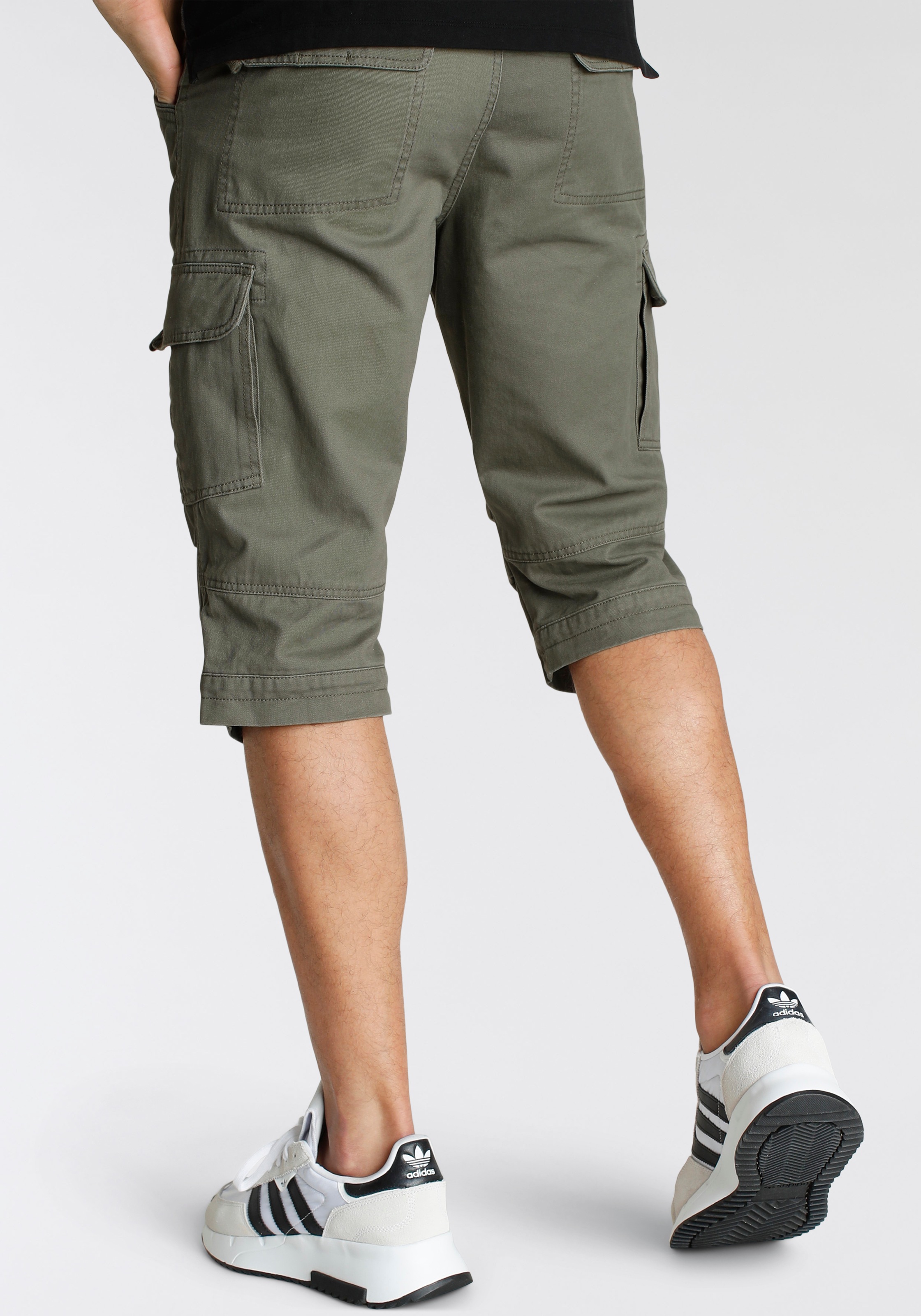 Bruno Banani Bermudas, schmale Passform, gerade Beinform, mit Cargotaschen günstig online kaufen
