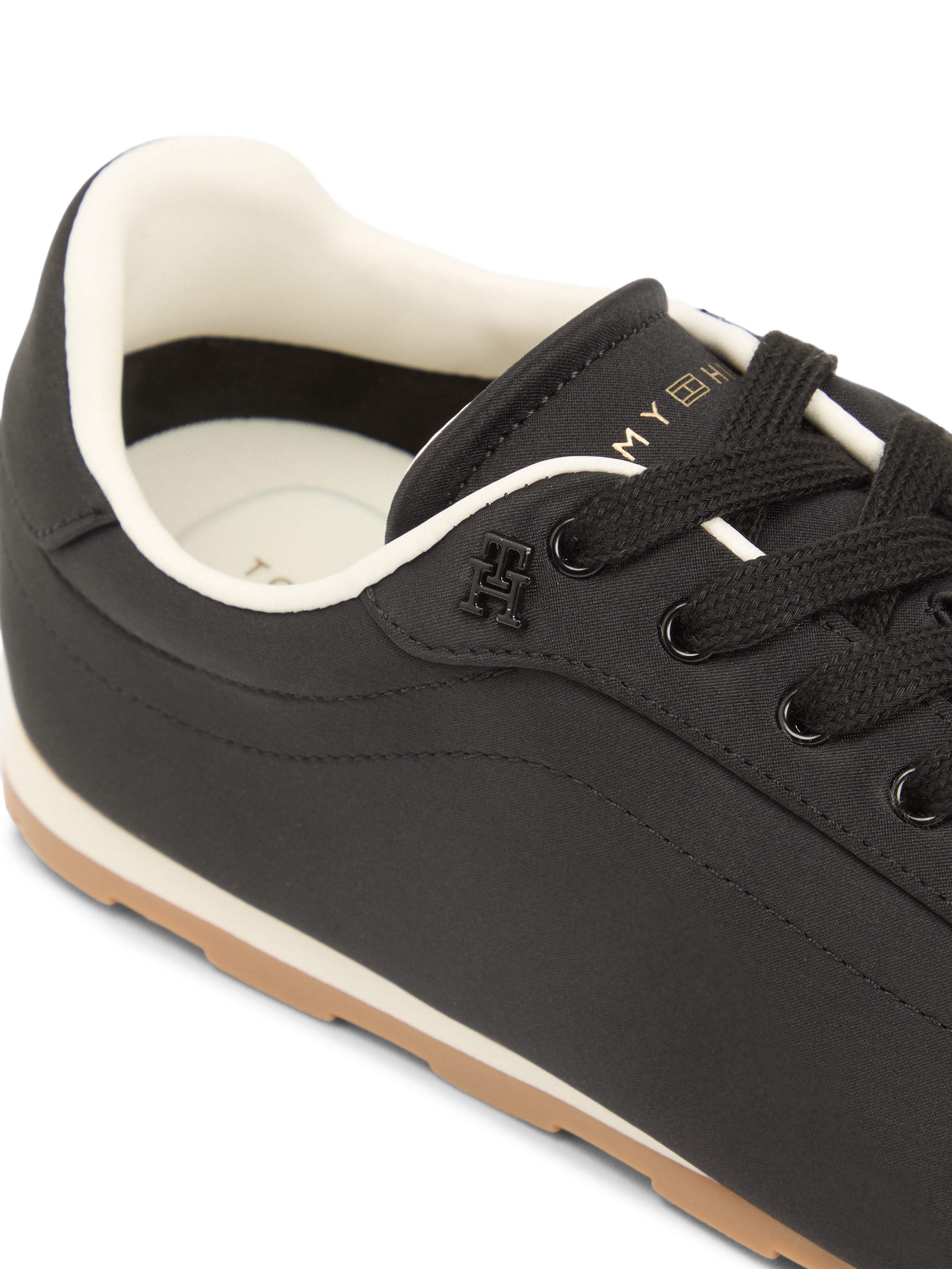 Tommy Hilfiger Sneaker »TH BELLA LOW RUNNER SATIN«  Freizeitschuh, Halbschuh, Schnürer mit seitlichem TH-Logo