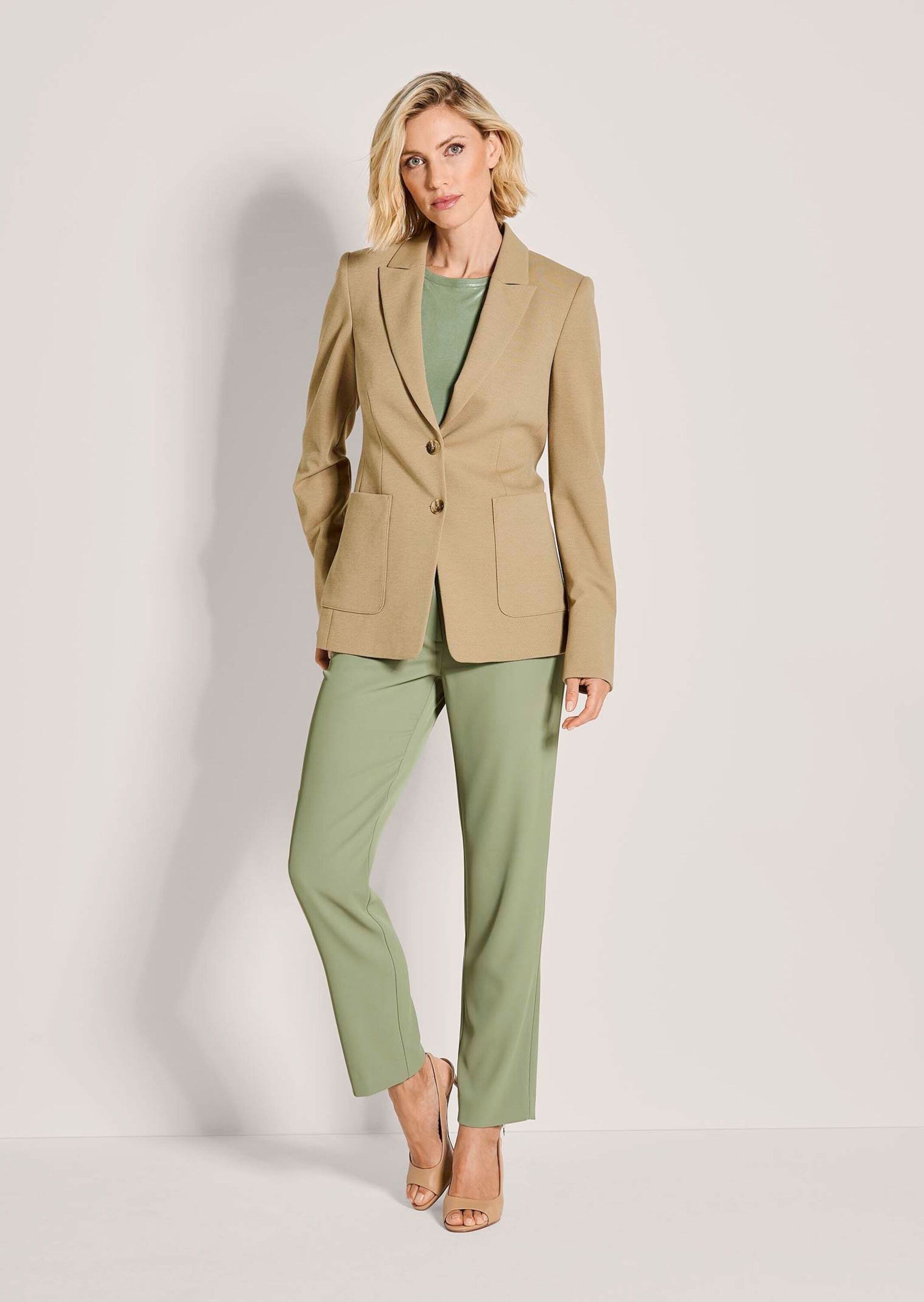 MADELEINE Jackenblazer »Blazer Jerseyblazer mit Reverskragen« Formgebende Abnäher