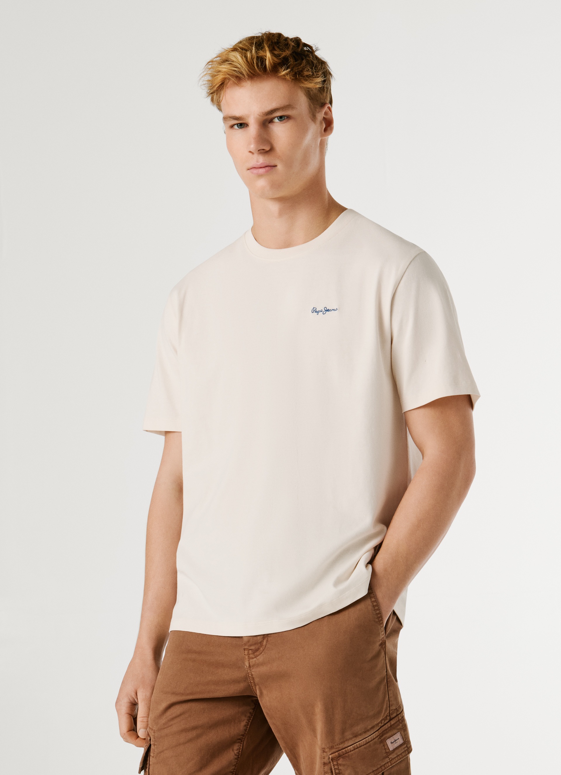 Pepe Jeans T-Shirt "CONTRAST CONNOR" mit Rundhals und gesticktem Logo günstig online kaufen