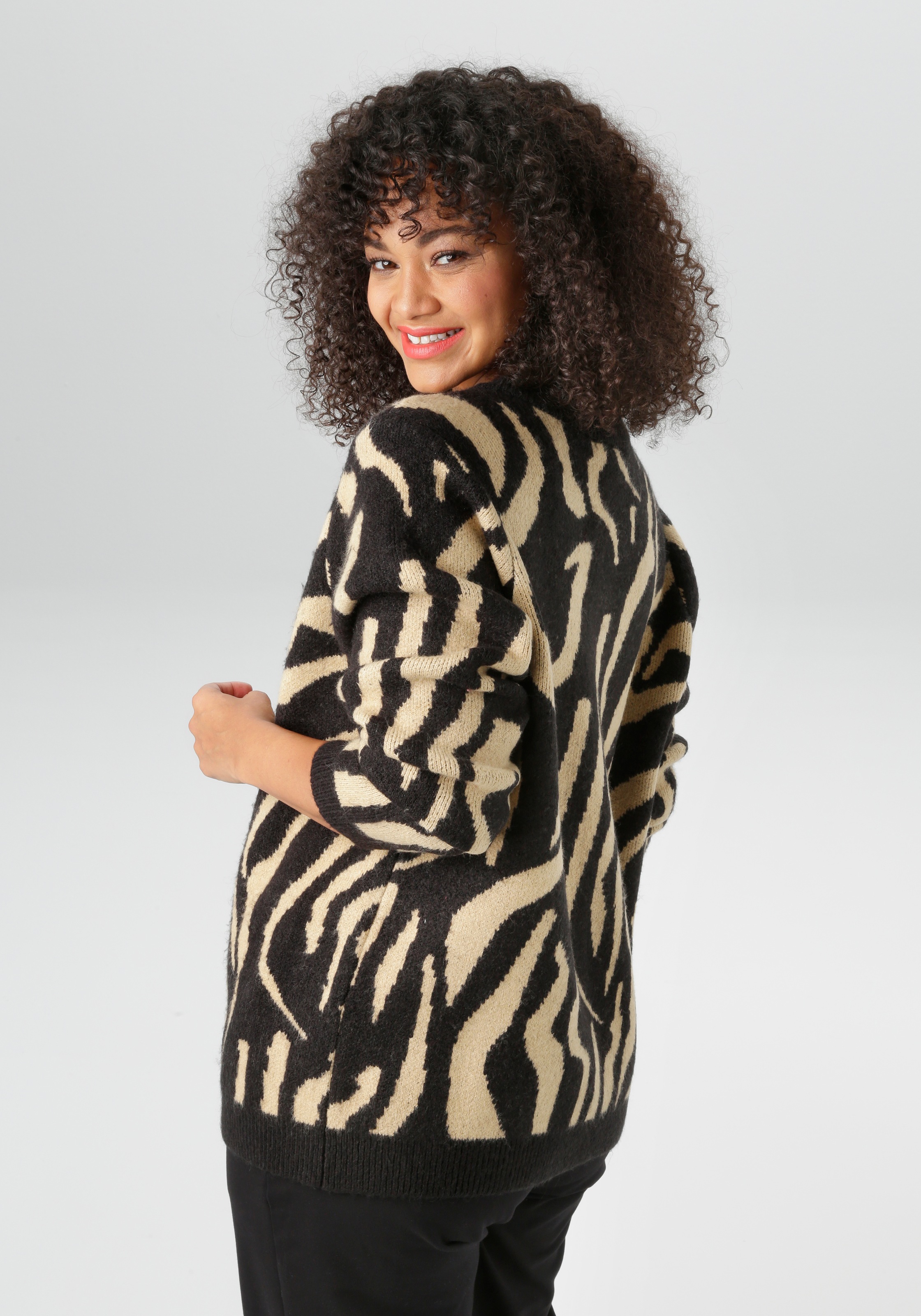 Aniston PLUS Strickjacke, mit auffälligen Strickmuster - NEUE KOLLEKTION