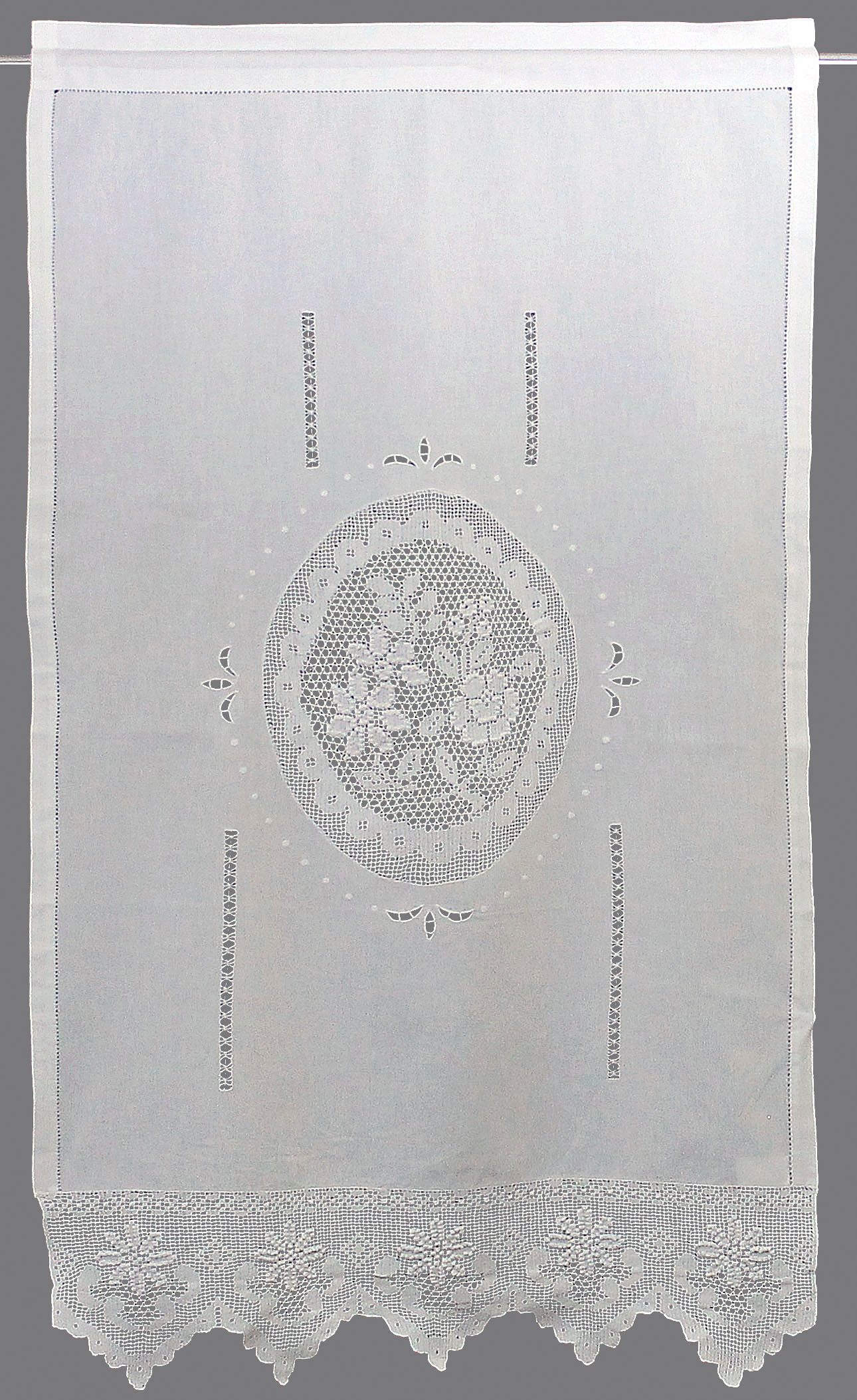 HOSSNER - ART OF HOME DECO Gardine »Wildspitze«, (1 St.), m. Häkelspitze aus ECHTER HANDARBEIT