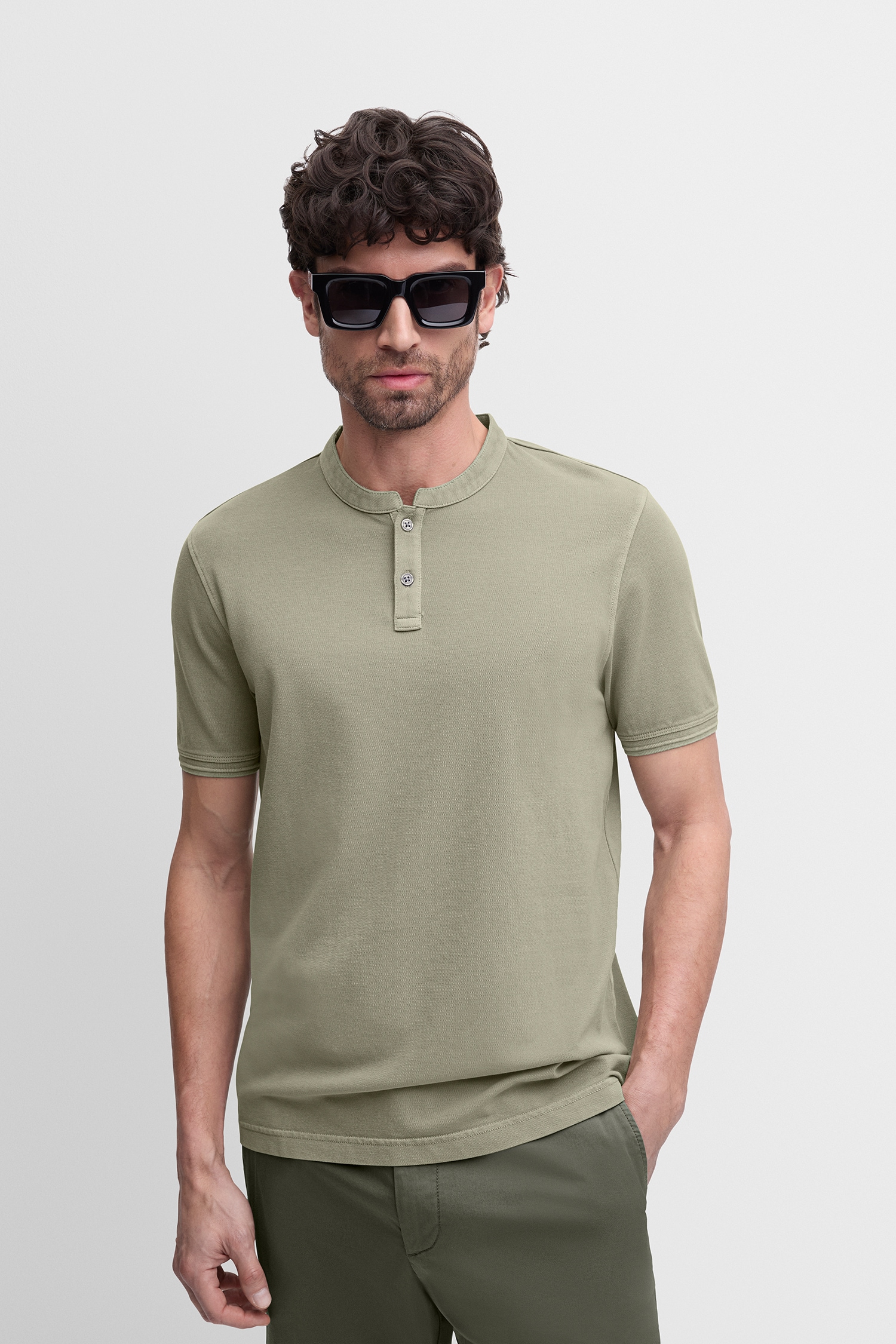 T-Shirt CINQUE "CILANO", Damen, Gr. XL, grün, Jersey, Obermaterial: 95% Baumwolle, 5% Elasthan, unifarben, relaxed fit normal, Rundhals, Bündchen, Shirts T-Shirt, Rundhalsausschnitt mit kurzer Knopfleiste, Relaxed Fit