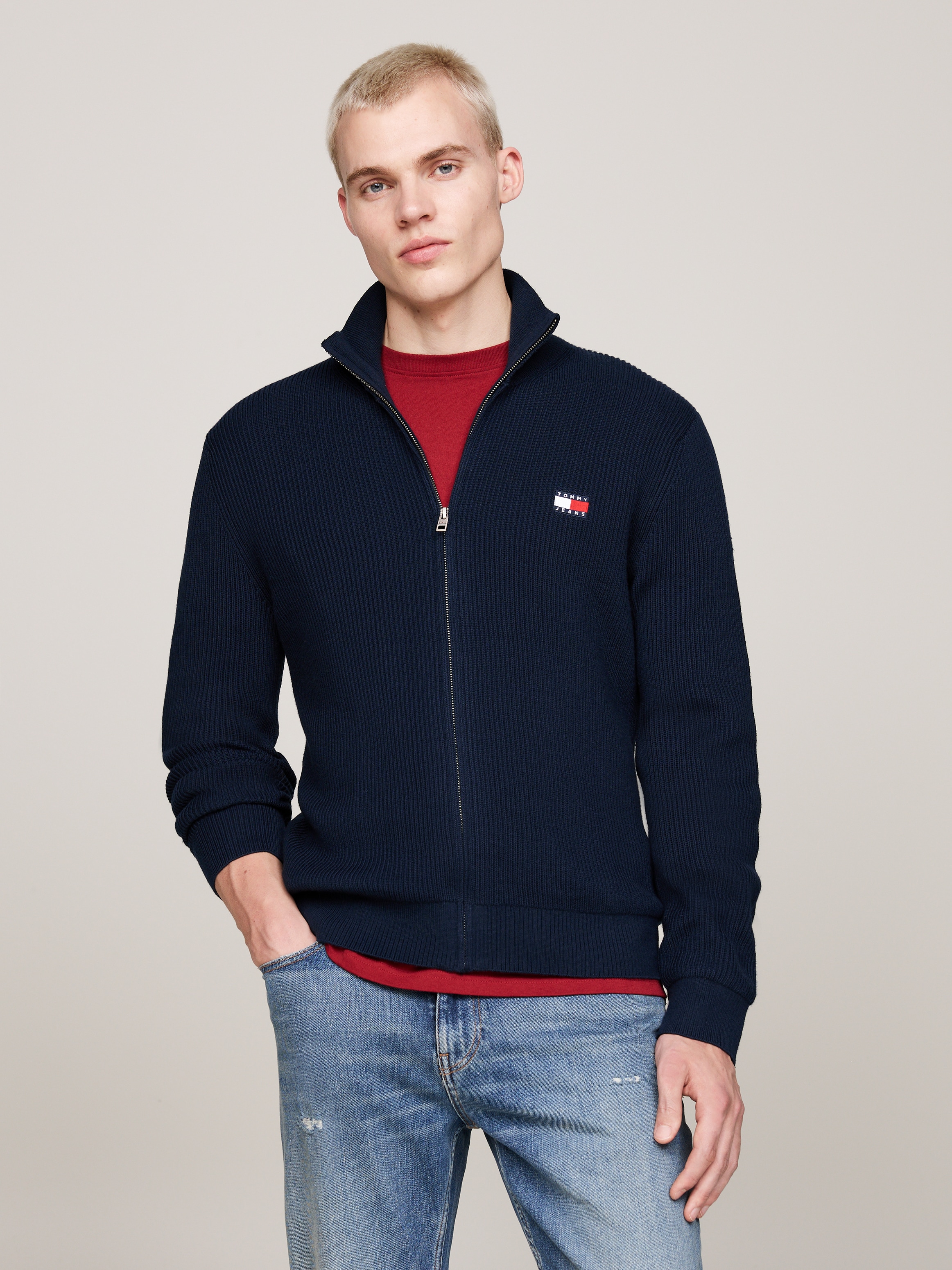 Tommy Jeans Strickjacke "TJM SLIM XS BADGE ZIP THRU", Mit Markennamen- und günstig online kaufen