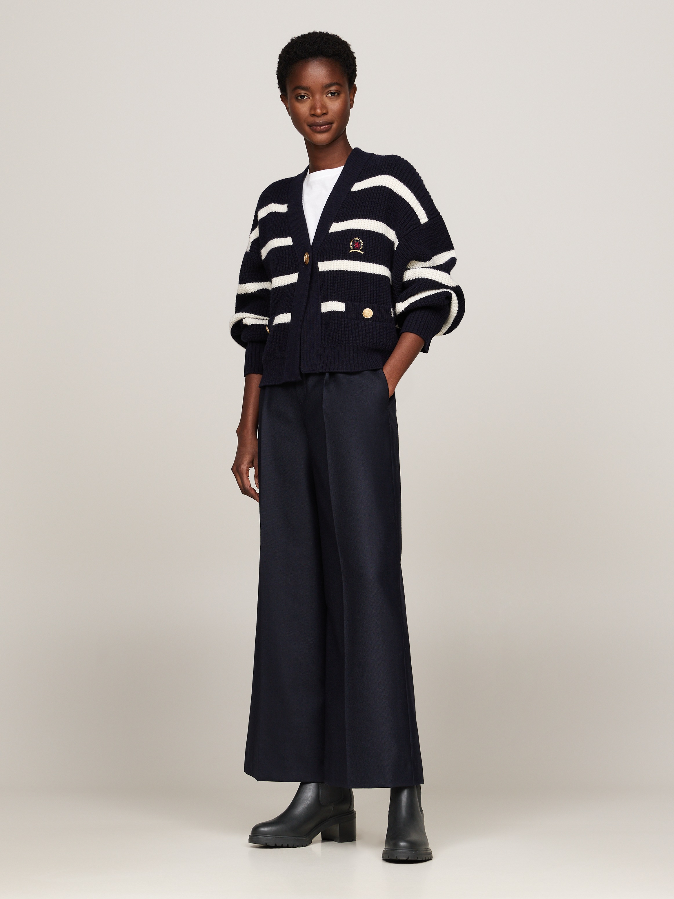 Tommy Hilfiger Chelseaboots »FLAG MID HEEL LEATHER CHELSEA«, Blockabsatz, Stiefelette, Schlupfboots mit seitlicher Logoflag