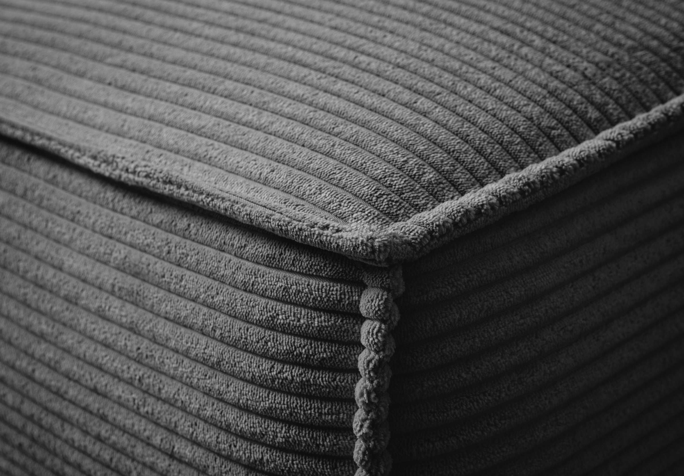 Home affaire Wohnlandschaft »Tvinnu, moderne U-Form, Couch in Cord oder Webstoff in Leinenoptik« Recamiere rechts/links, schwarze Metallfüße, bequeme Sitz-/Liegefläche