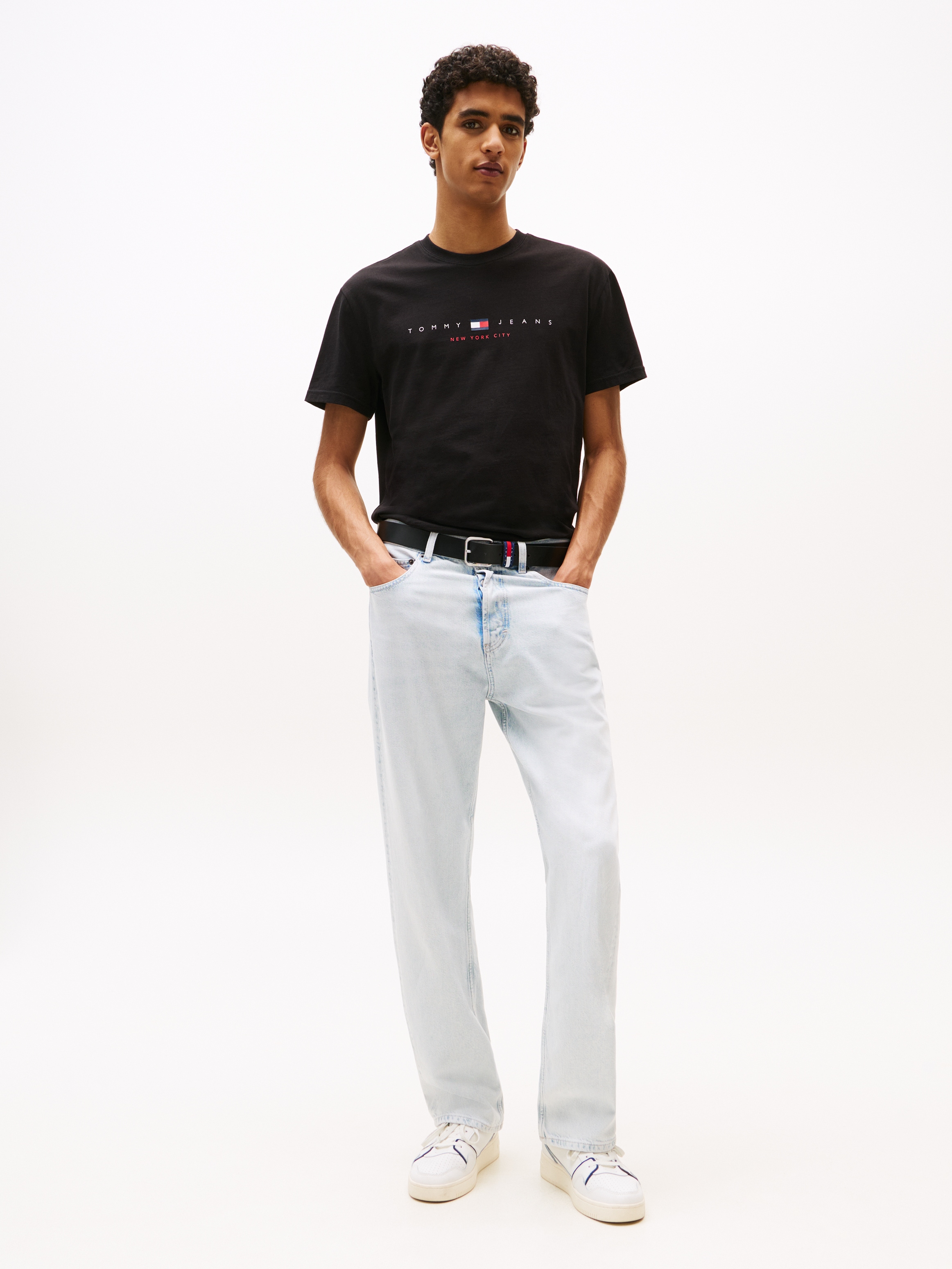 Tommy Jeans T-Shirt »TJM REG FLAG LINEAR SS TEE EXT«, Mit Rundhalsausschnitt