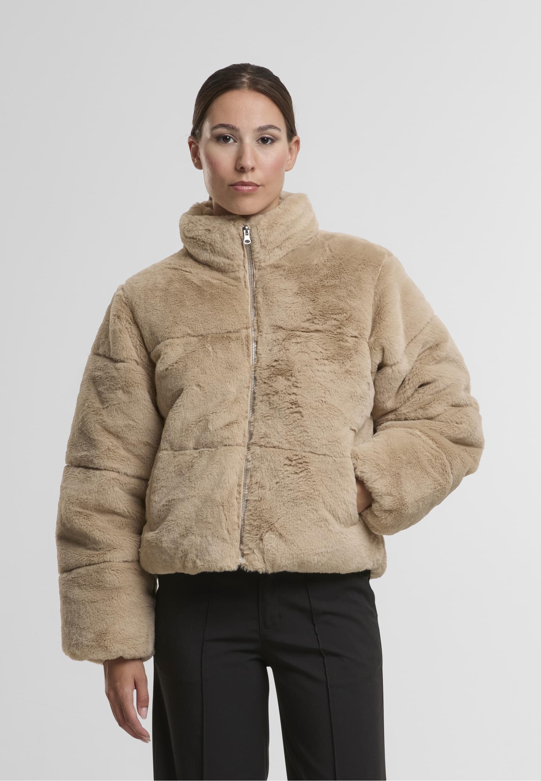URBAN CLASSICS Winterjacke »Urban Classics Ladies Short Faux Fur Puffer Jacket«, (1 St.), ohne Kapuze
